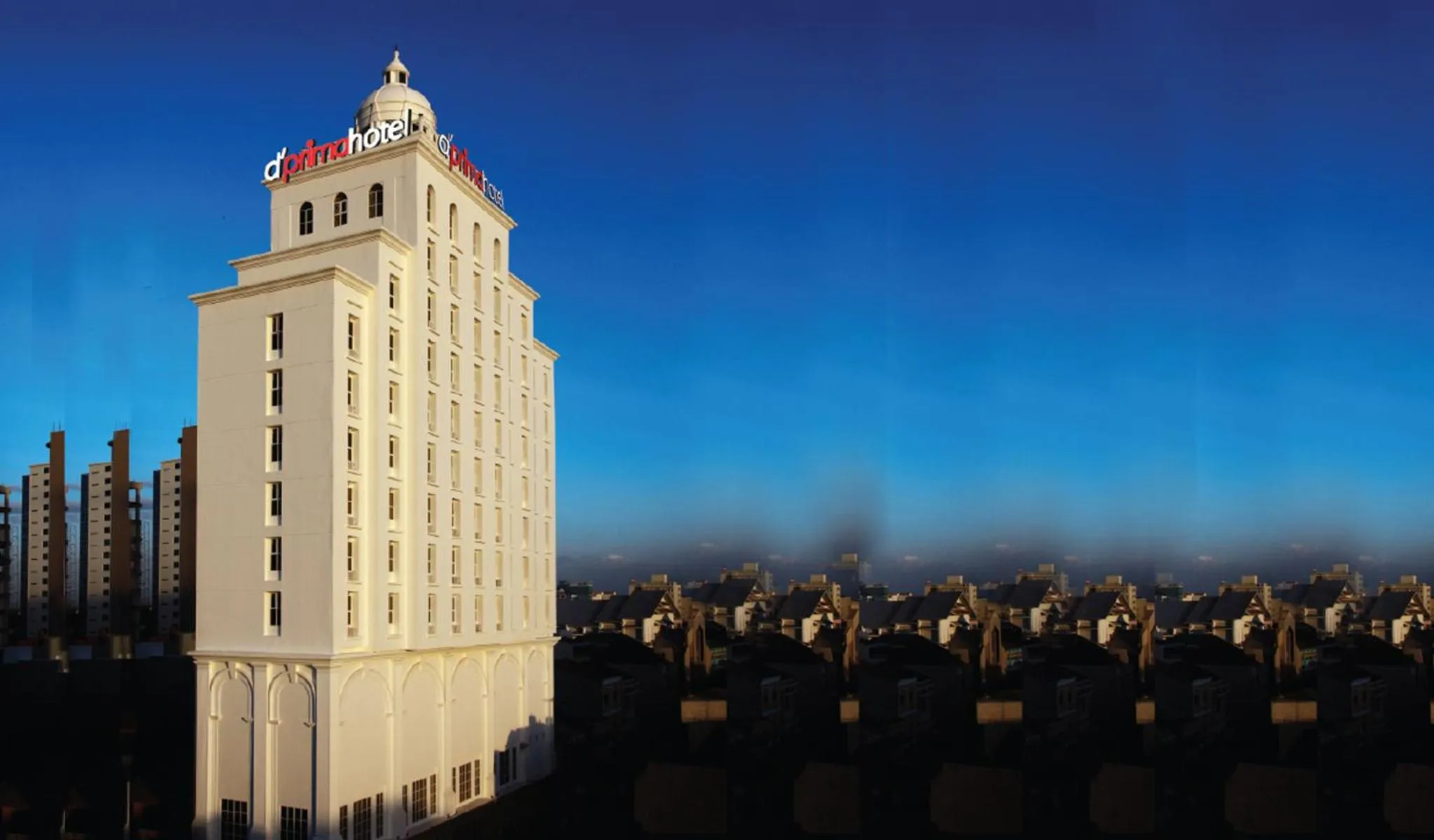 Facade/entrance in d'primahotel Pattimura Makassar