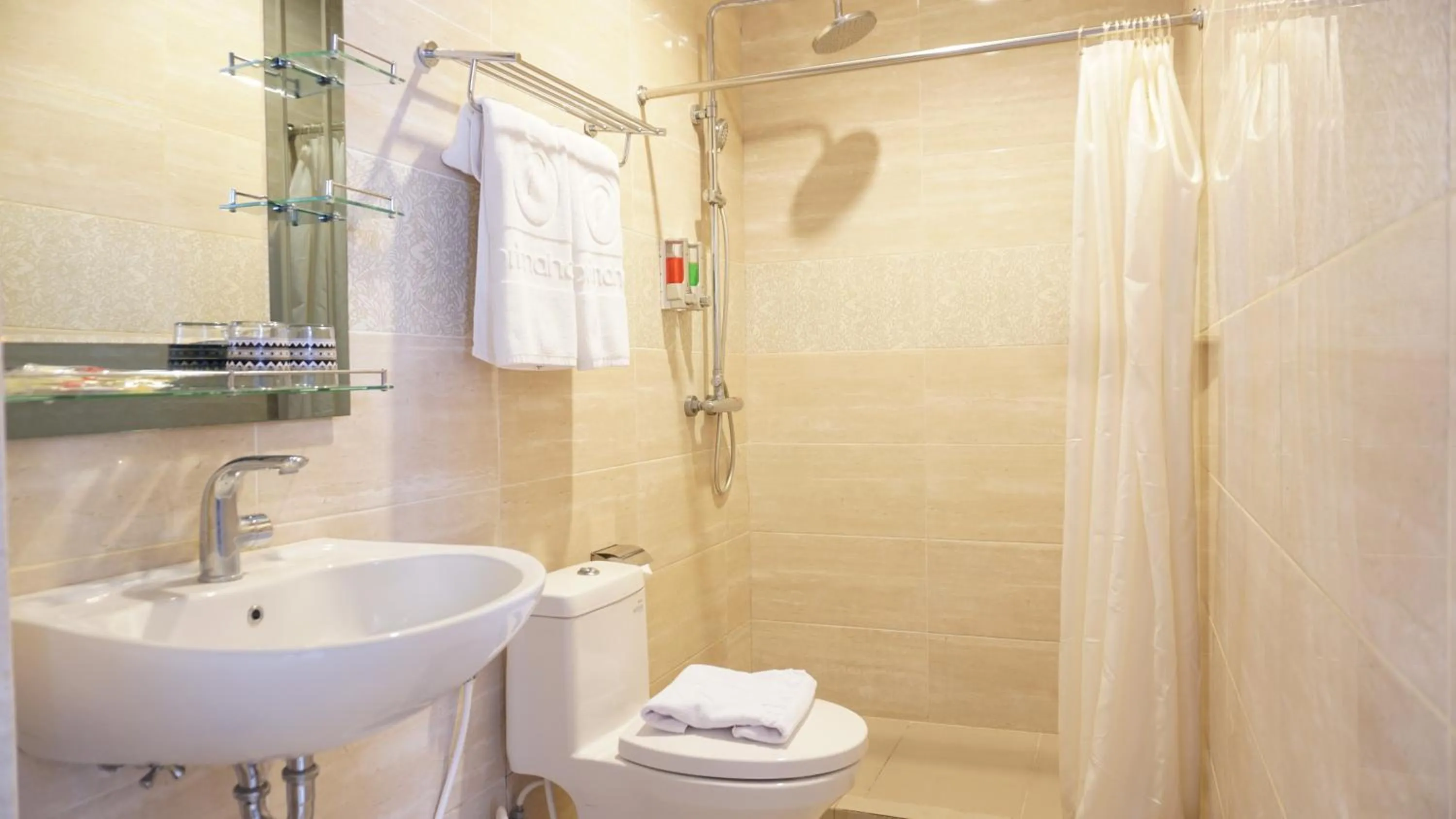 Bathroom in d'primahotel Pattimura Makassar