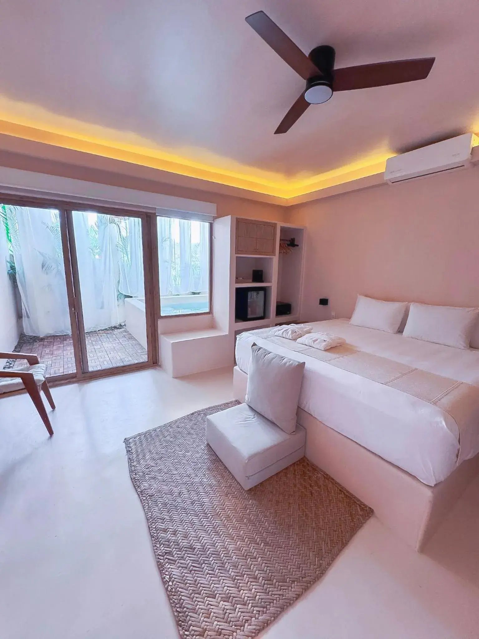 Suite with Private Pool in Xeno Hotel Boutique Suite with Private Pool in Xeno Hotel Boutique