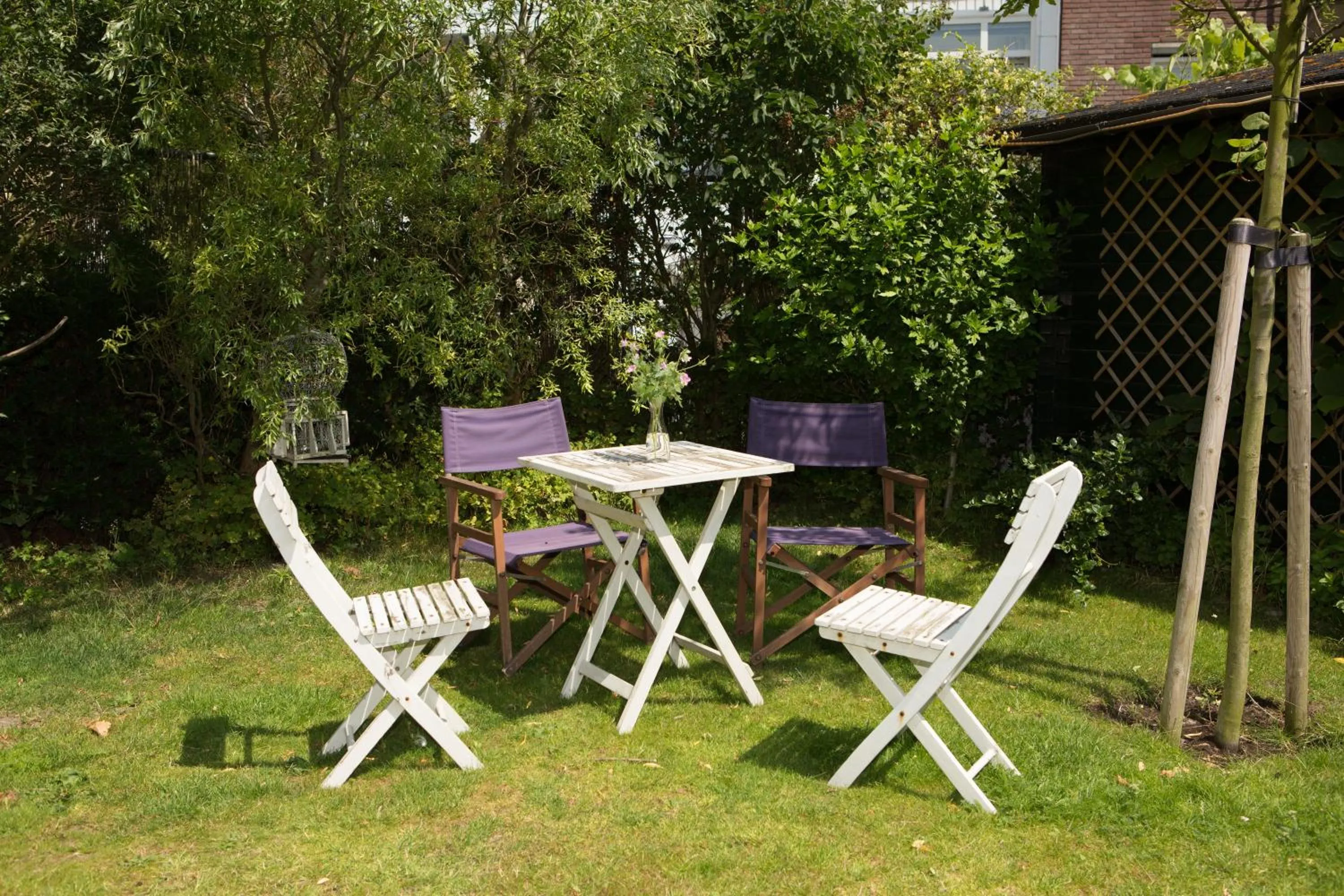 Garden view in B & B Villa Suisse