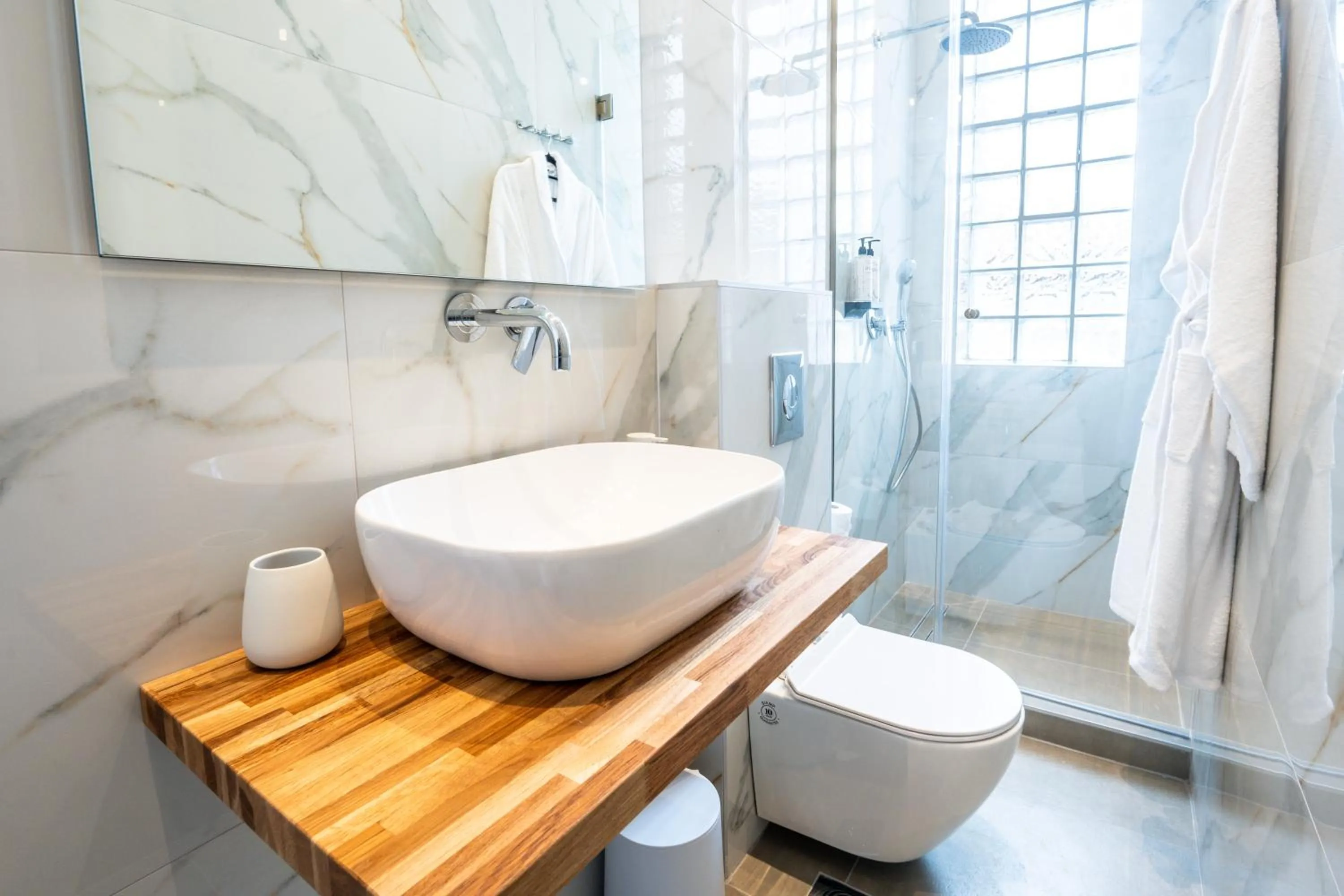 Shower in Oikia Classic House in Old Town Kavala