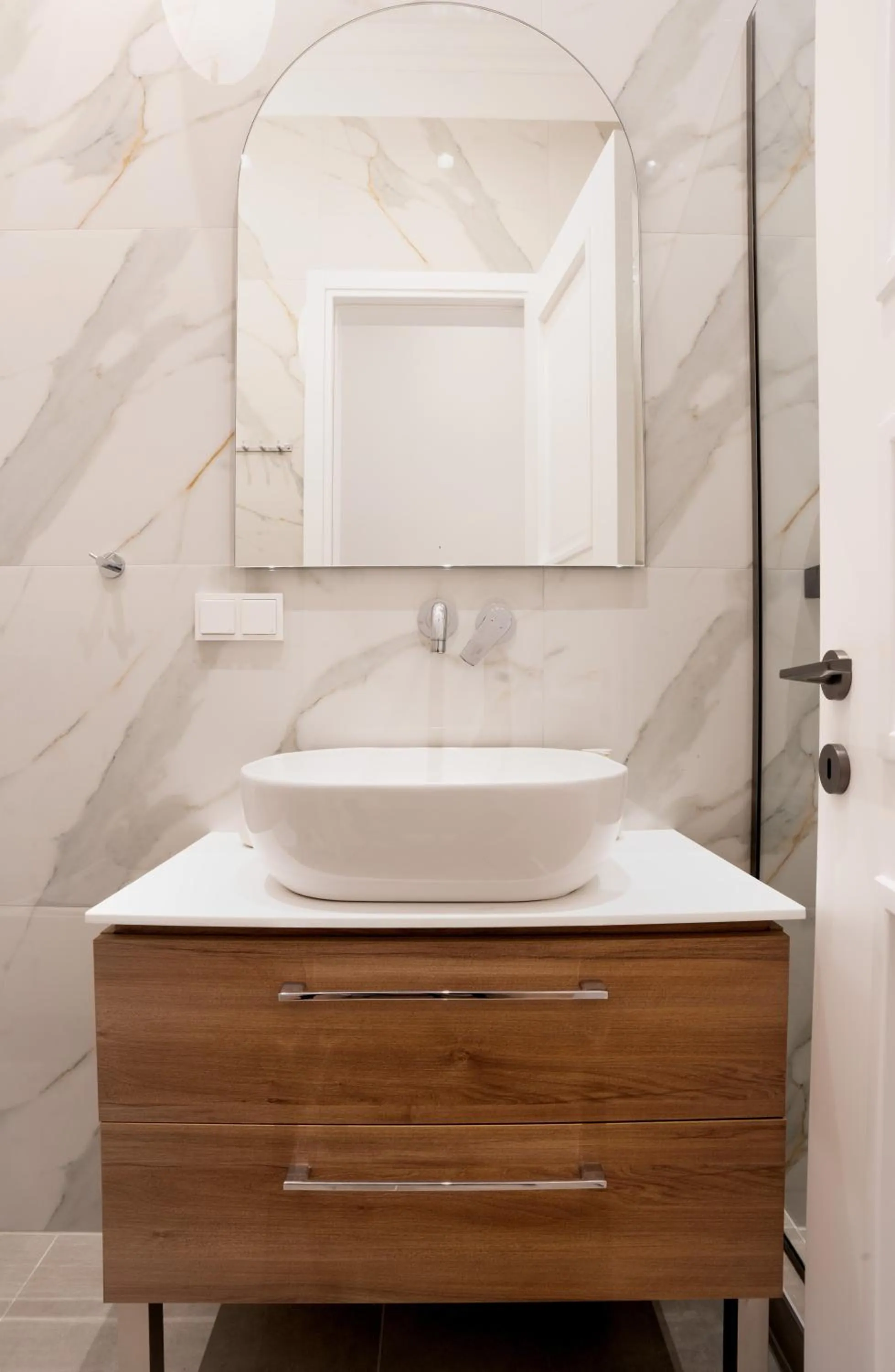 Shower in Oikia Classic House in Old Town Kavala