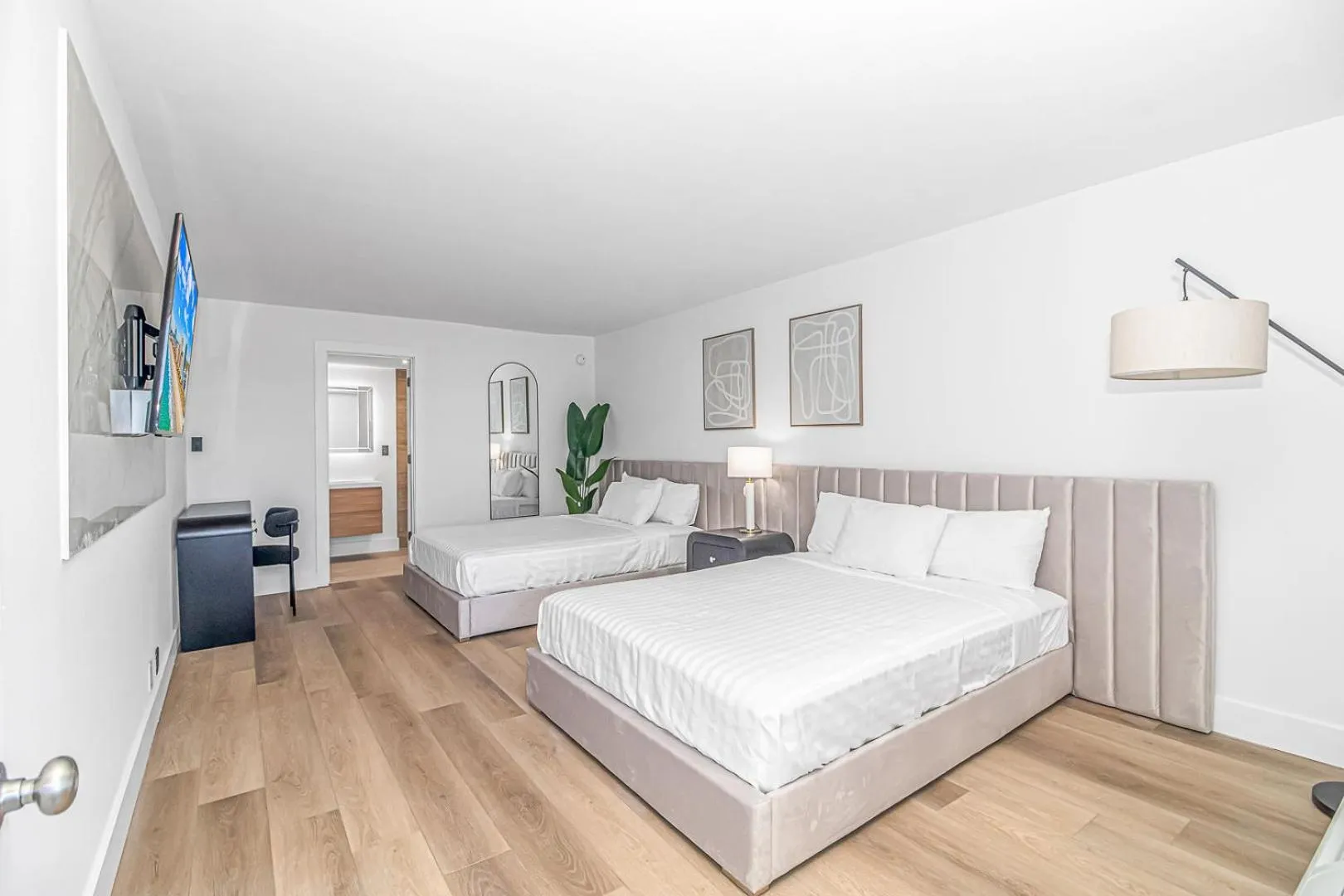 Bed in Fifth and Ocean