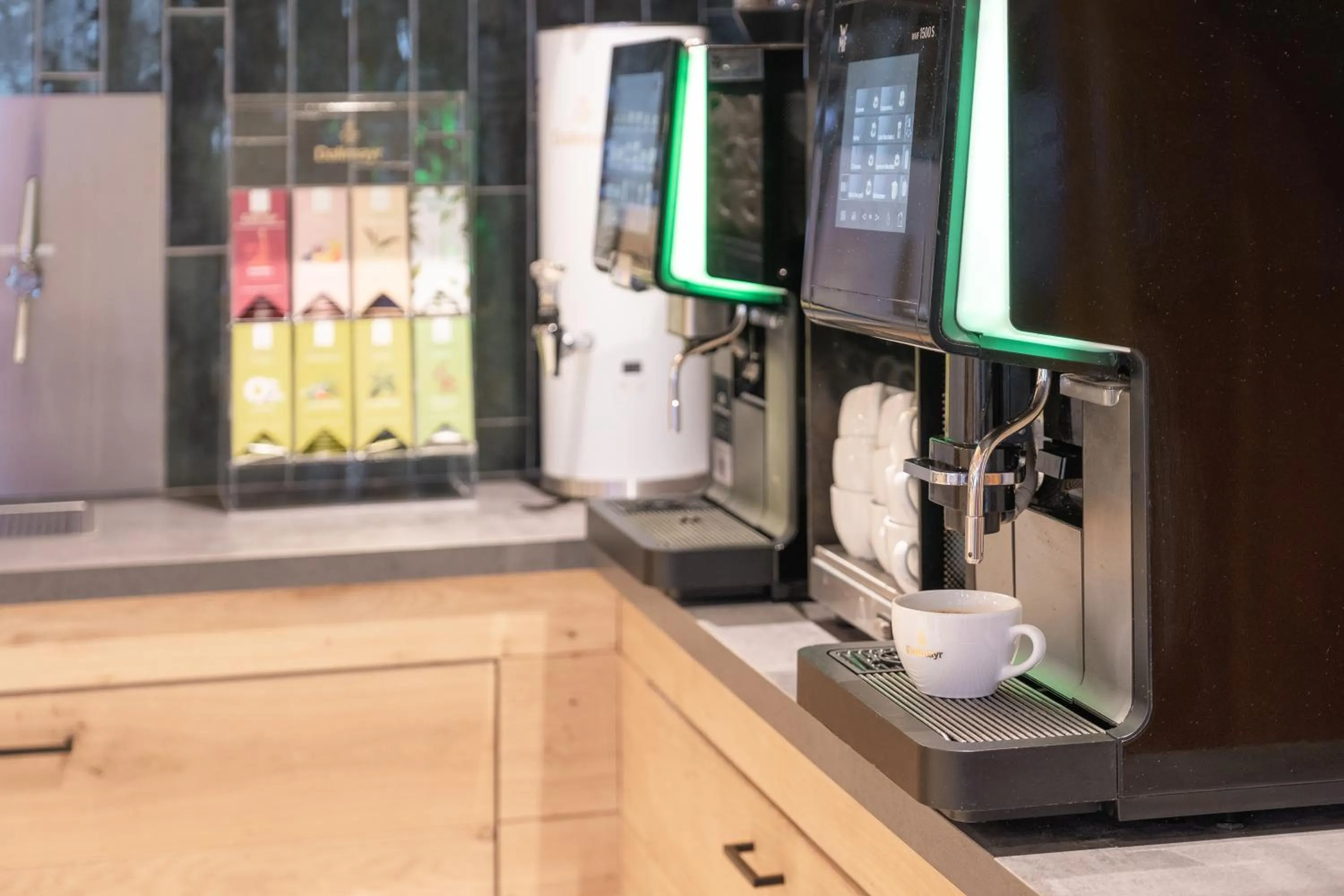 Coffee/tea facilities in Alpenhotel Tirolerhof Gerlos