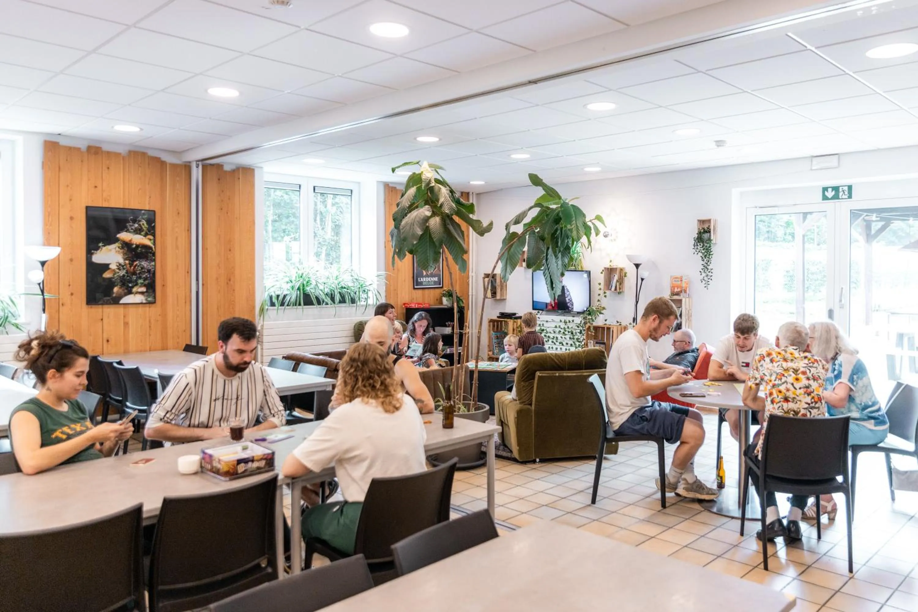 Restaurant/places to eat in Auberge de Jeunesse de La Roche - Champlon