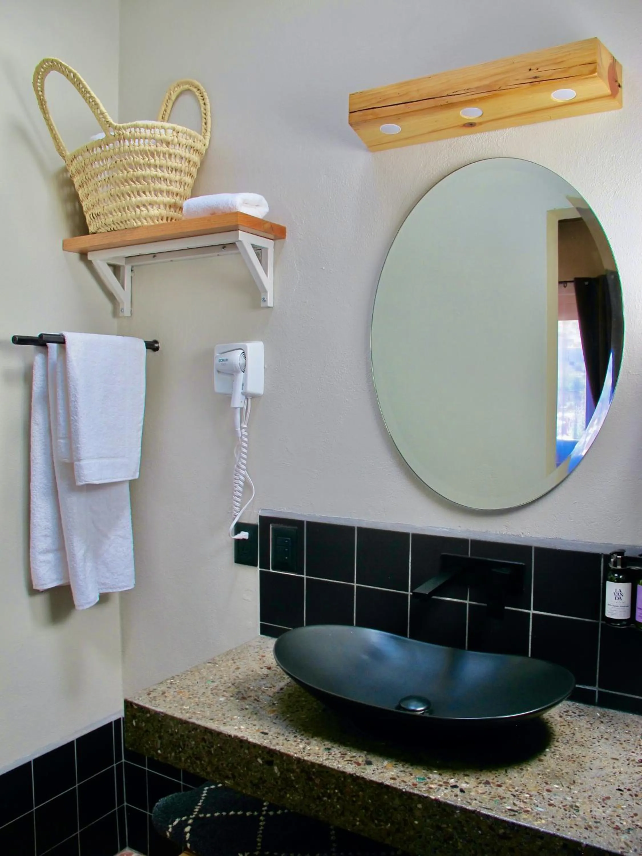 Bathroom in Hotel La Tarjea