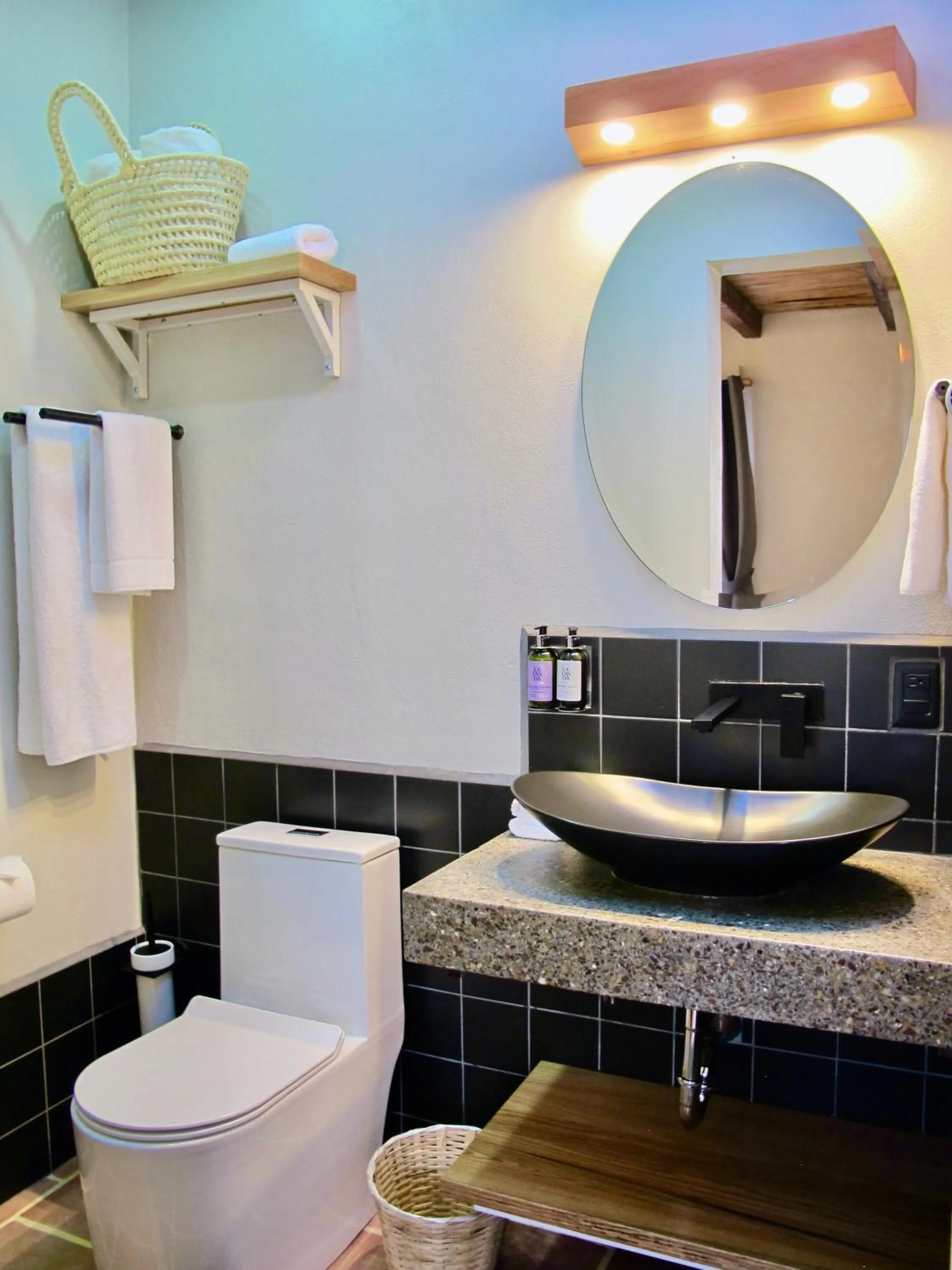 Toilet in Hotel La Tarjea