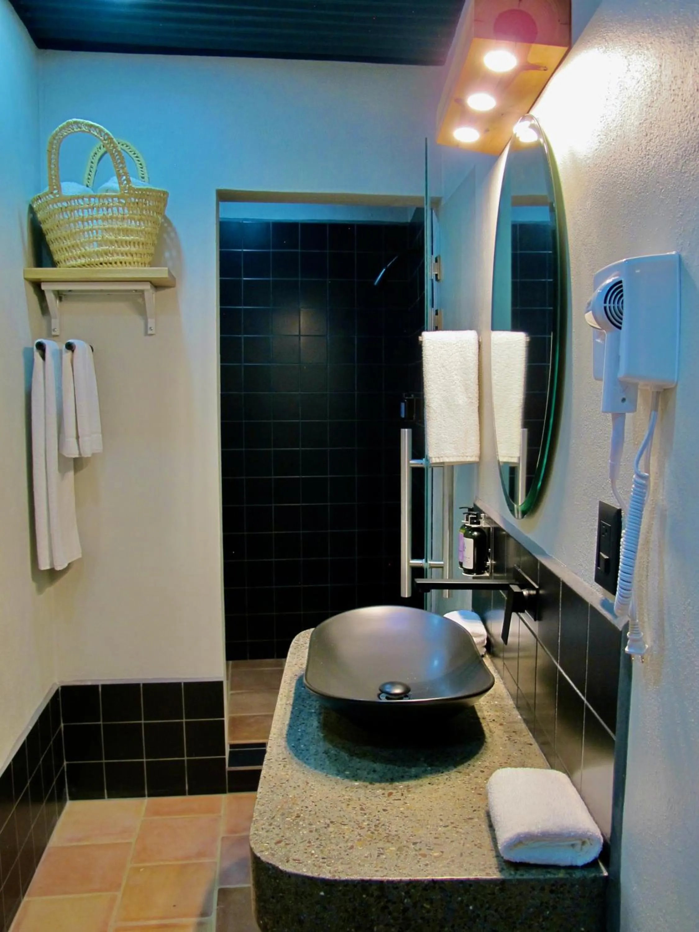 Bathroom in Hotel La Tarjea
