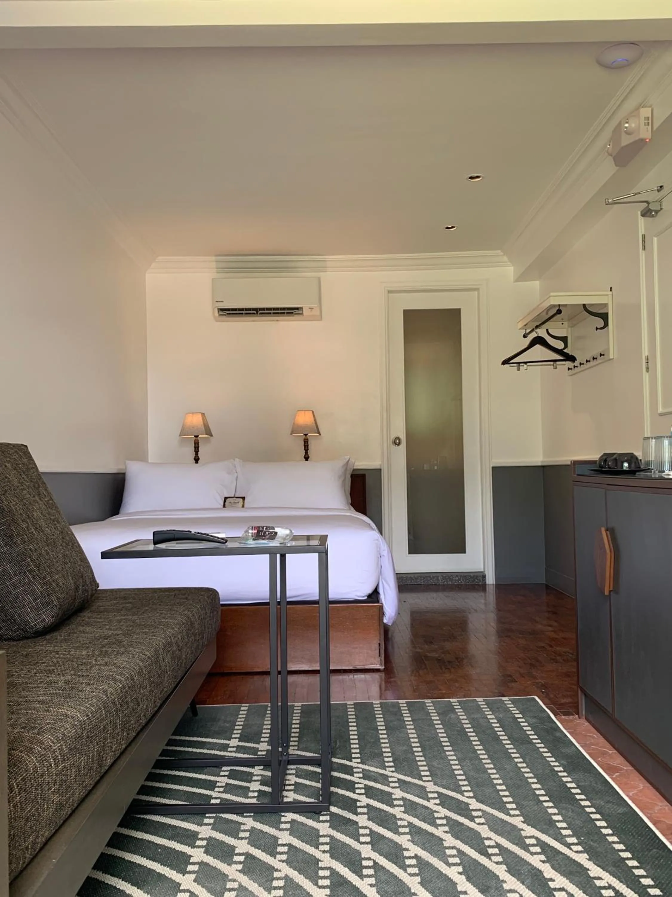 The Henry Suites MiraNila Quezon City