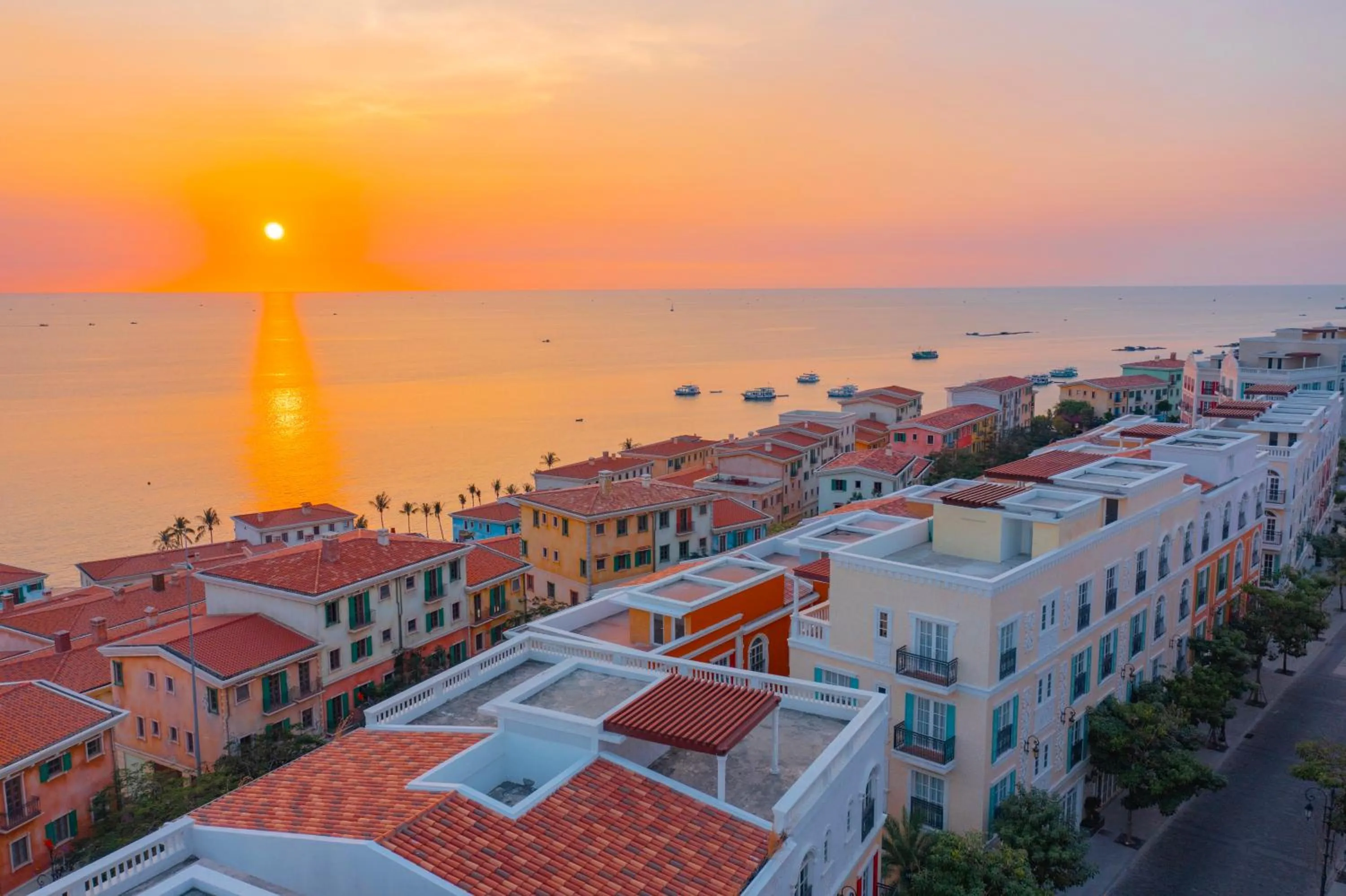 Merci Hotels - Sunset Town Phu Quoc