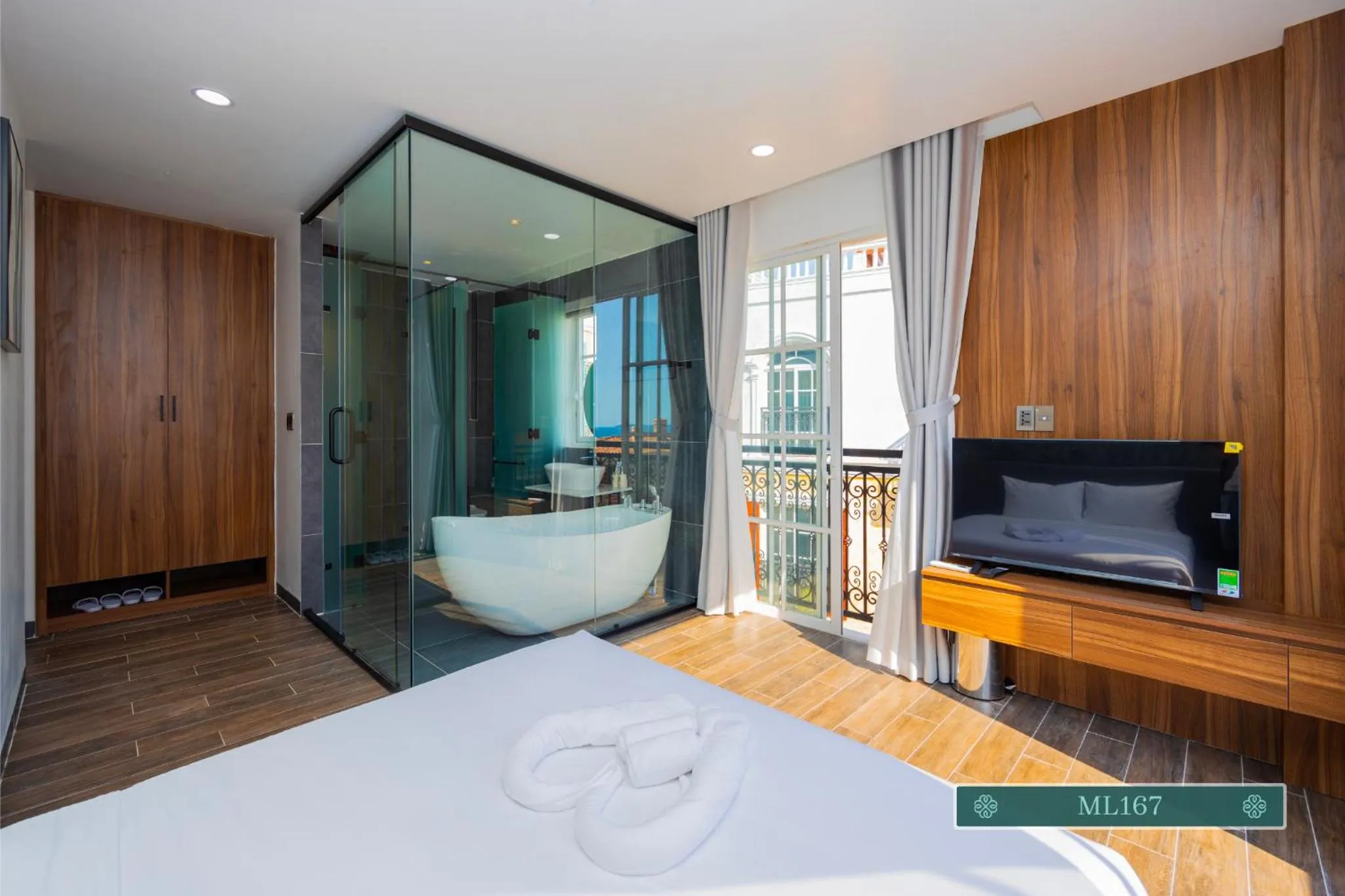 Bed in Merci Hotels - Sunset Town Phu Quoc