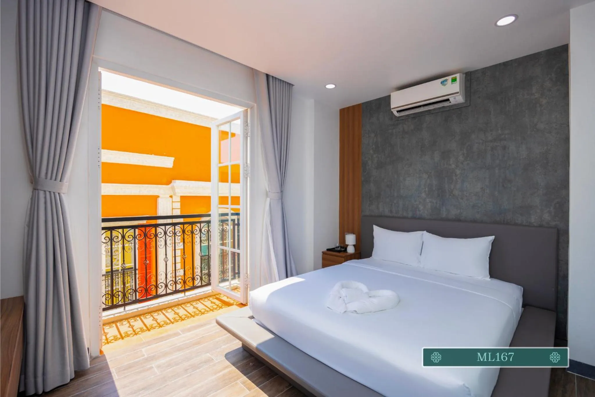 Bed in Merci Hotels - Sunset Town Phu Quoc