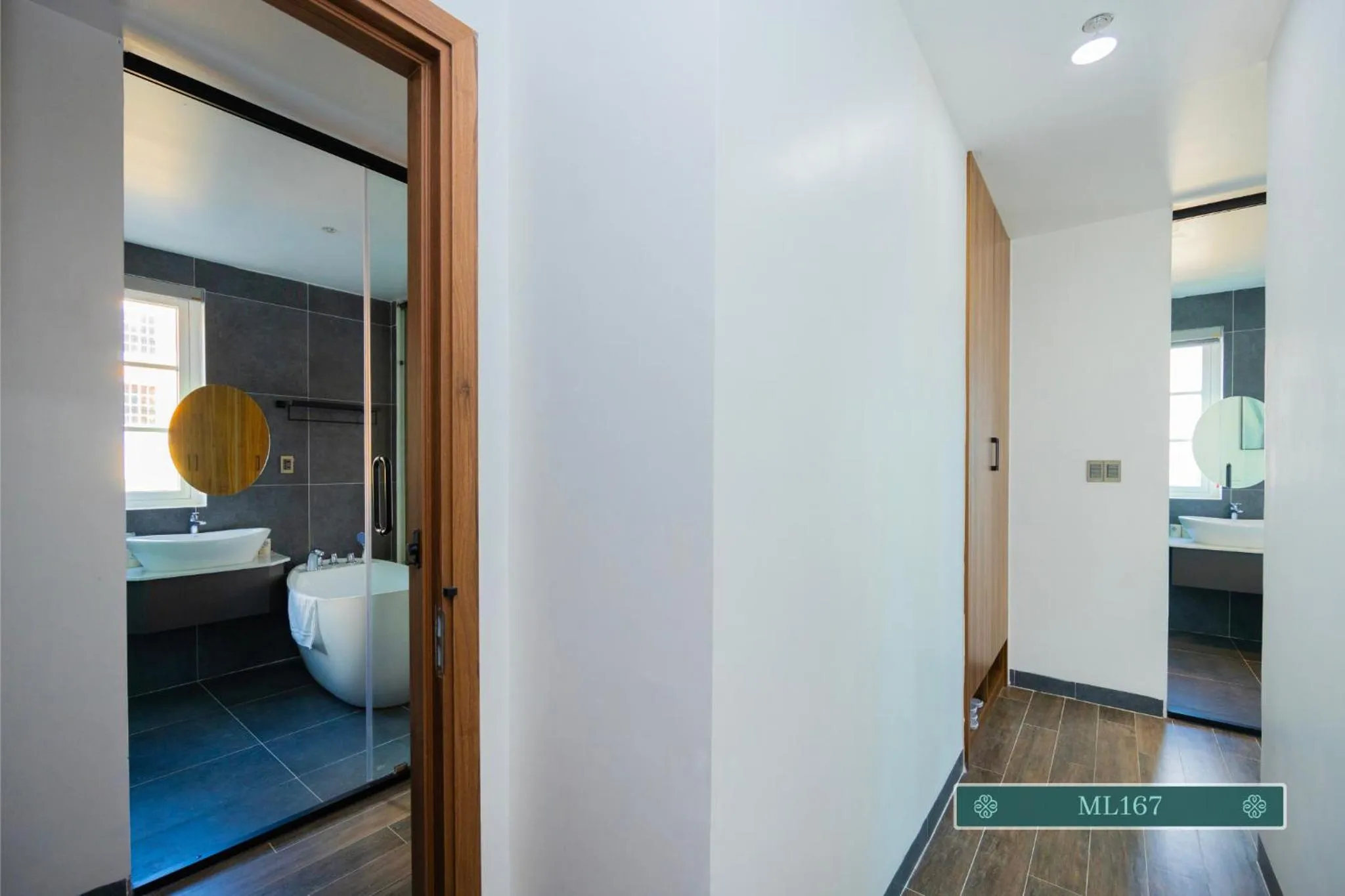Bathroom, Bed in Merci Hotels - Sunset Town Phu Quoc