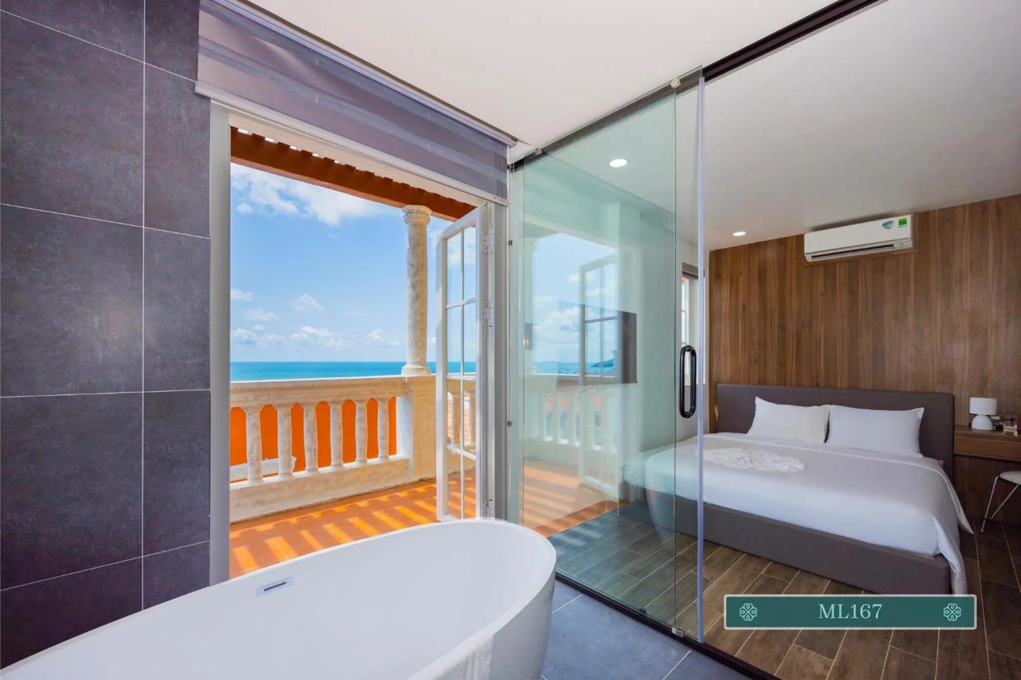 Bed in Merci Hotels - Sunset Town Phu Quoc