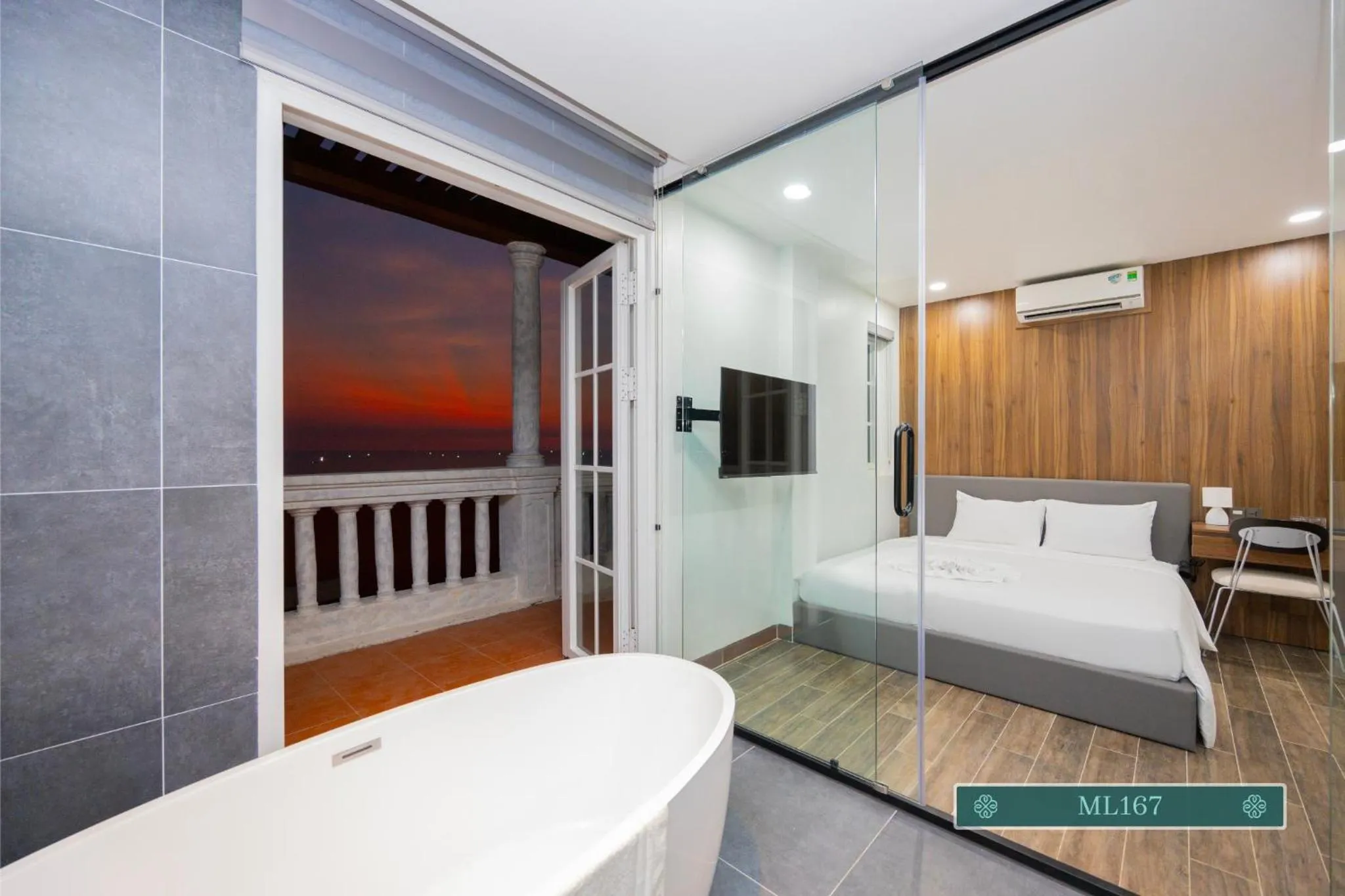 Bed in Merci Hotels - Sunset Town Phu Quoc
