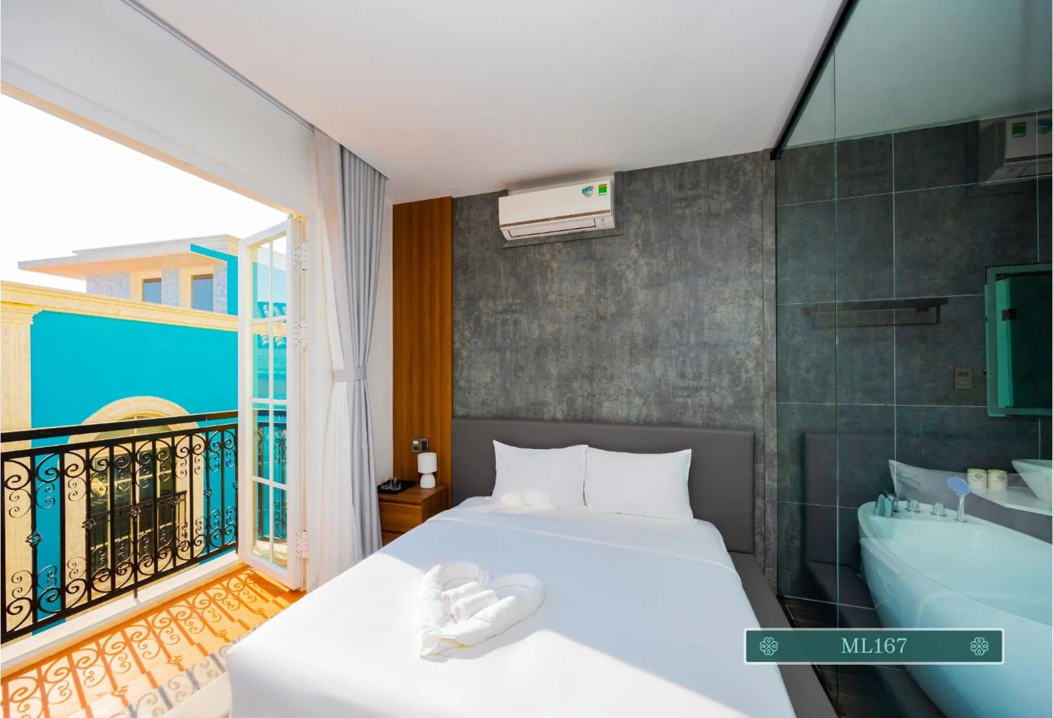 Bed in Merci Hotels - Sunset Town Phu Quoc
