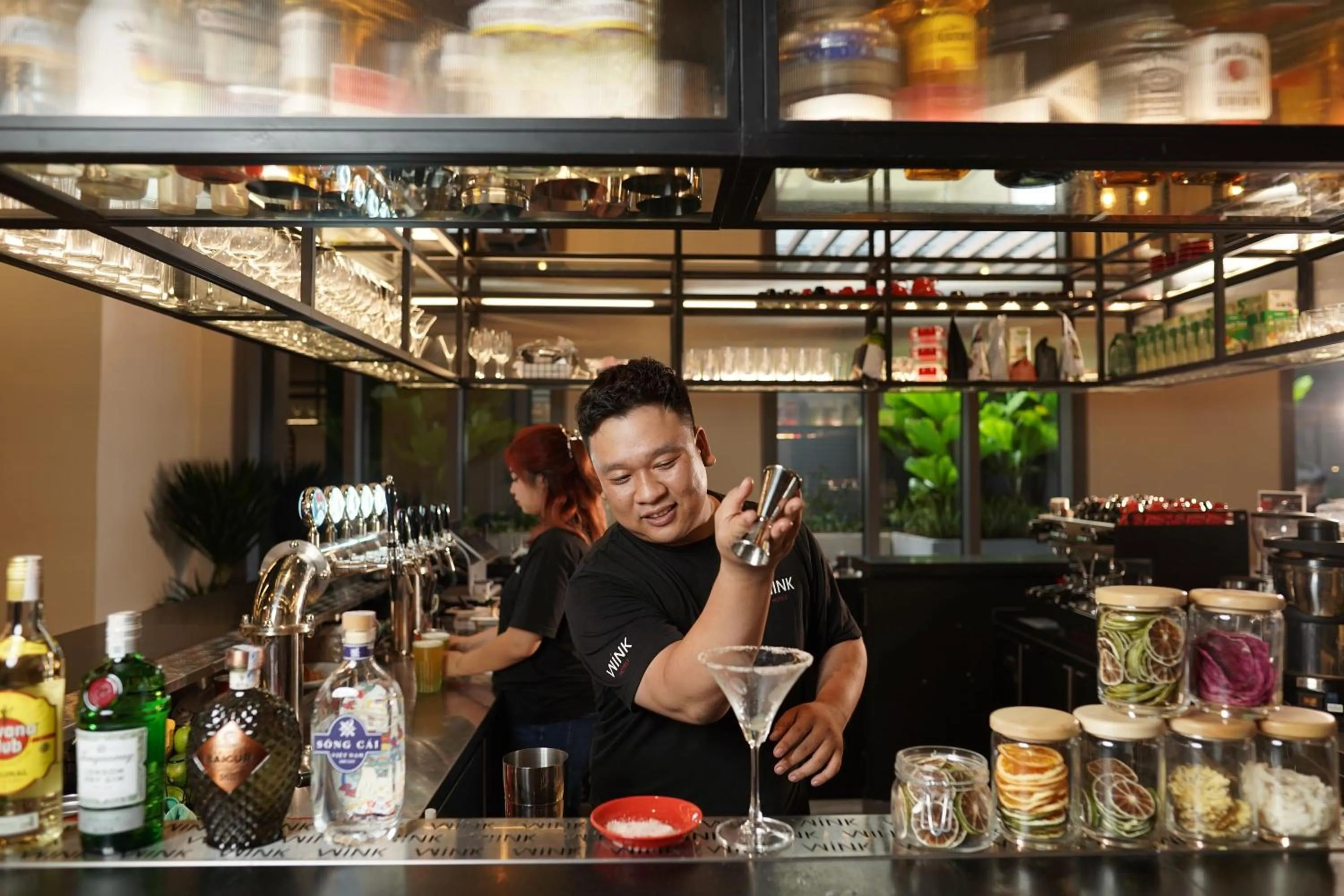 Lounge or bar in Wink Hotel Can Tho Ninh Kieu Wharf - 24hrs Stay & Rooftop Pool Bar