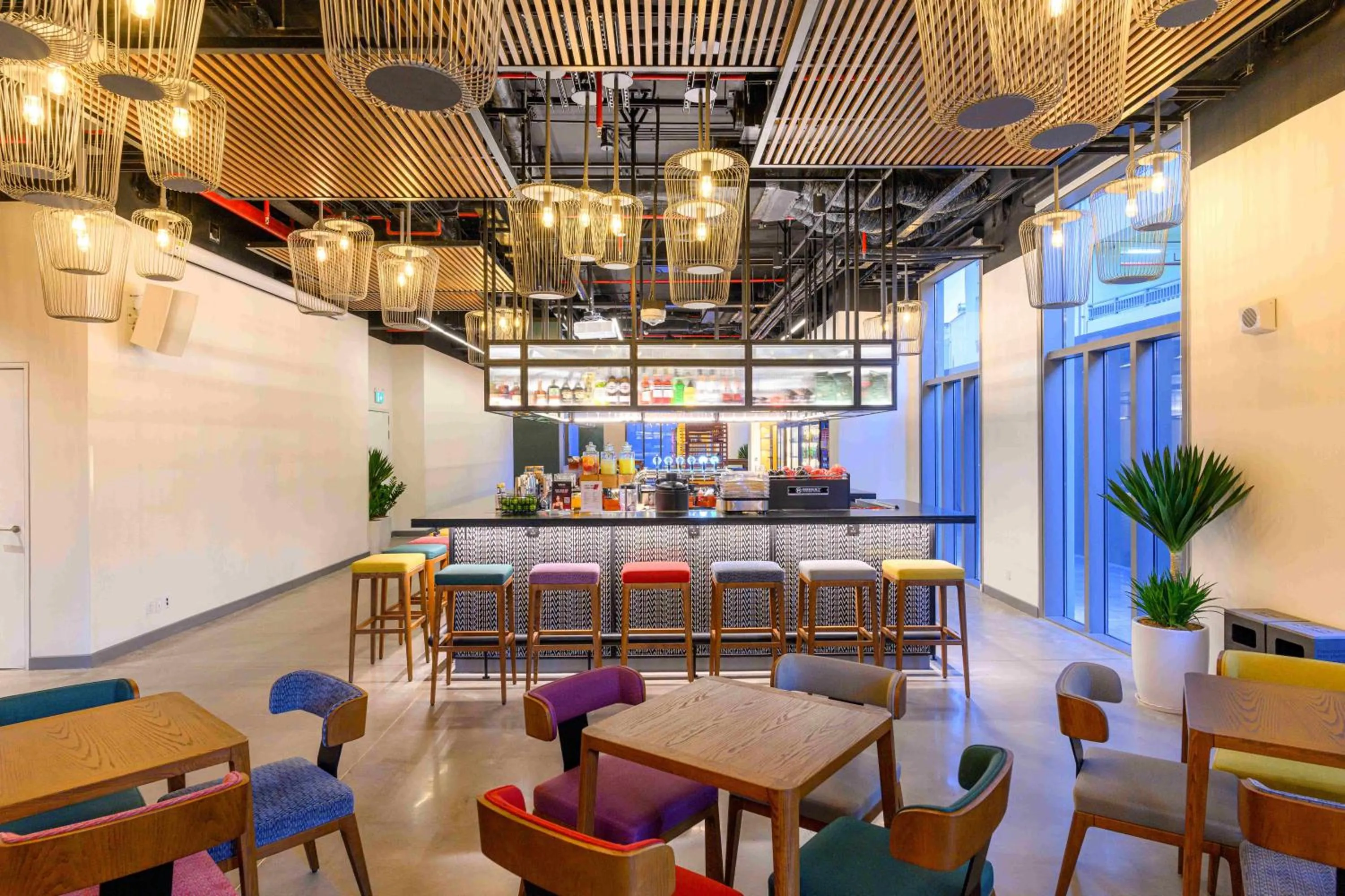 Restaurant/places to eat in Wink Hotel Can Tho Ninh Kieu Wharf - 24hrs Stay & Rooftop Pool Bar