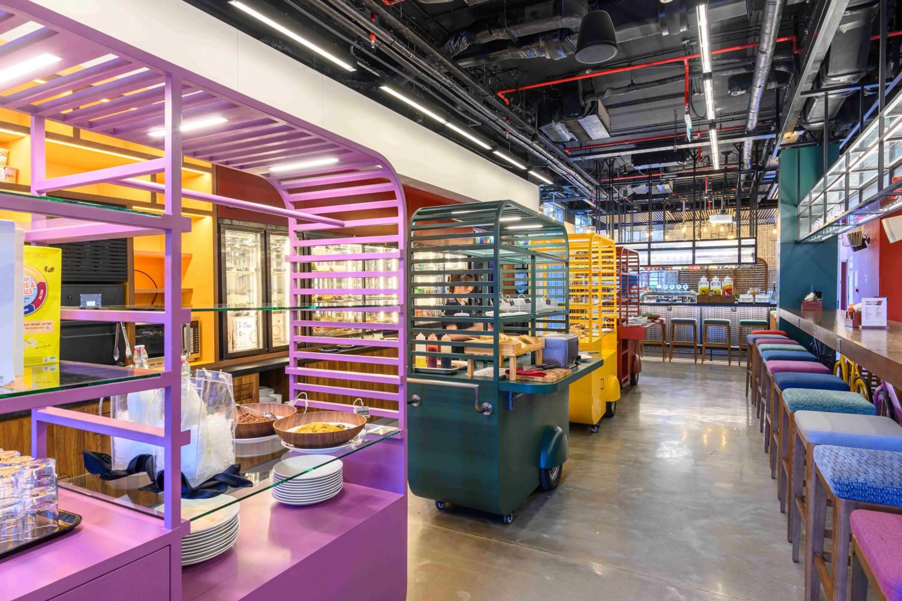 Restaurant/places to eat in Wink Hotel Can Tho Ninh Kieu Wharf - 24hrs Stay & Rooftop Pool Bar