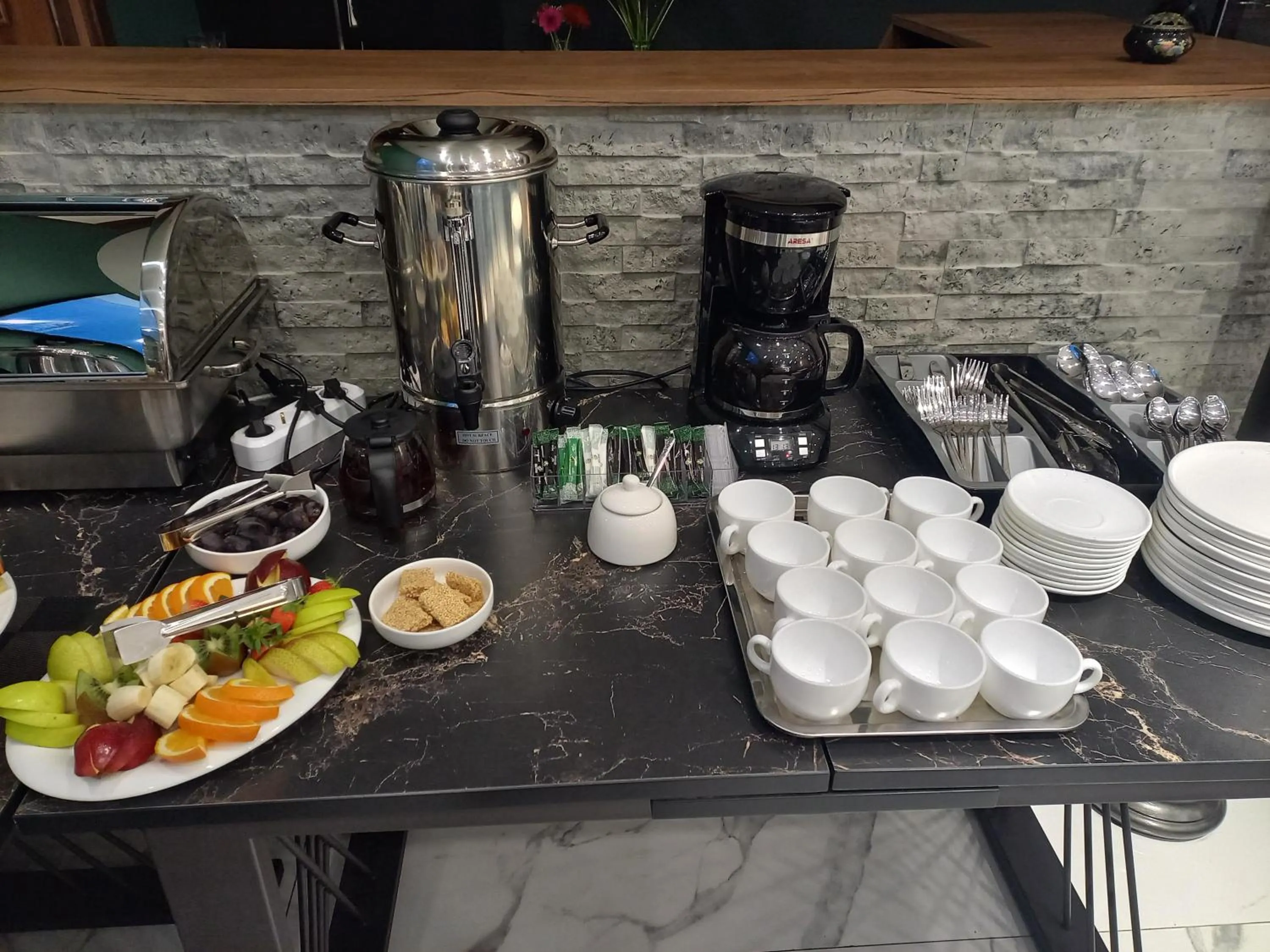 Buffet breakfast in Avenue 23 Boutique Hotel