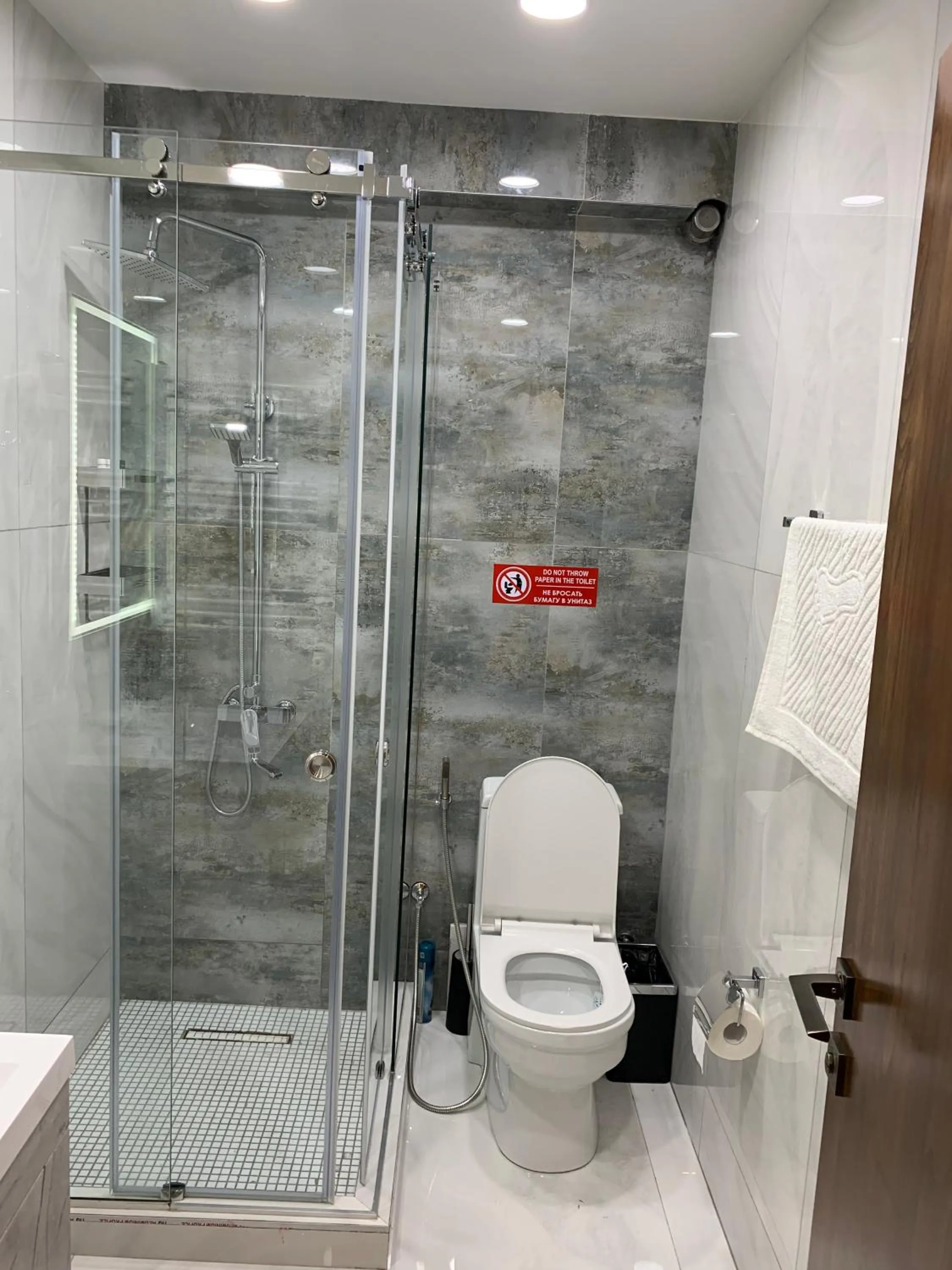 Shower in Avenue 23 Boutique Hotel