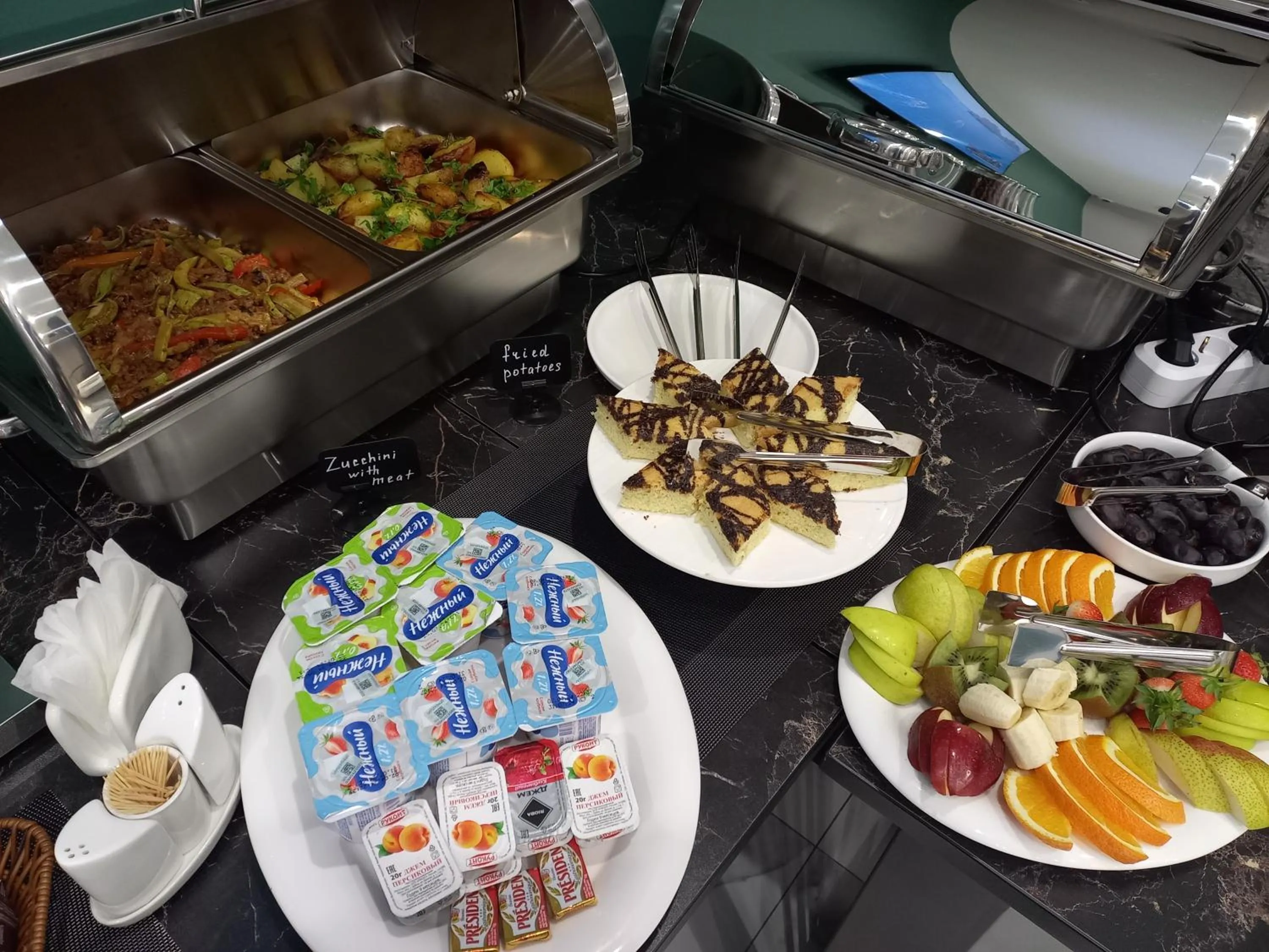 Buffet breakfast in Avenue 23 Boutique Hotel