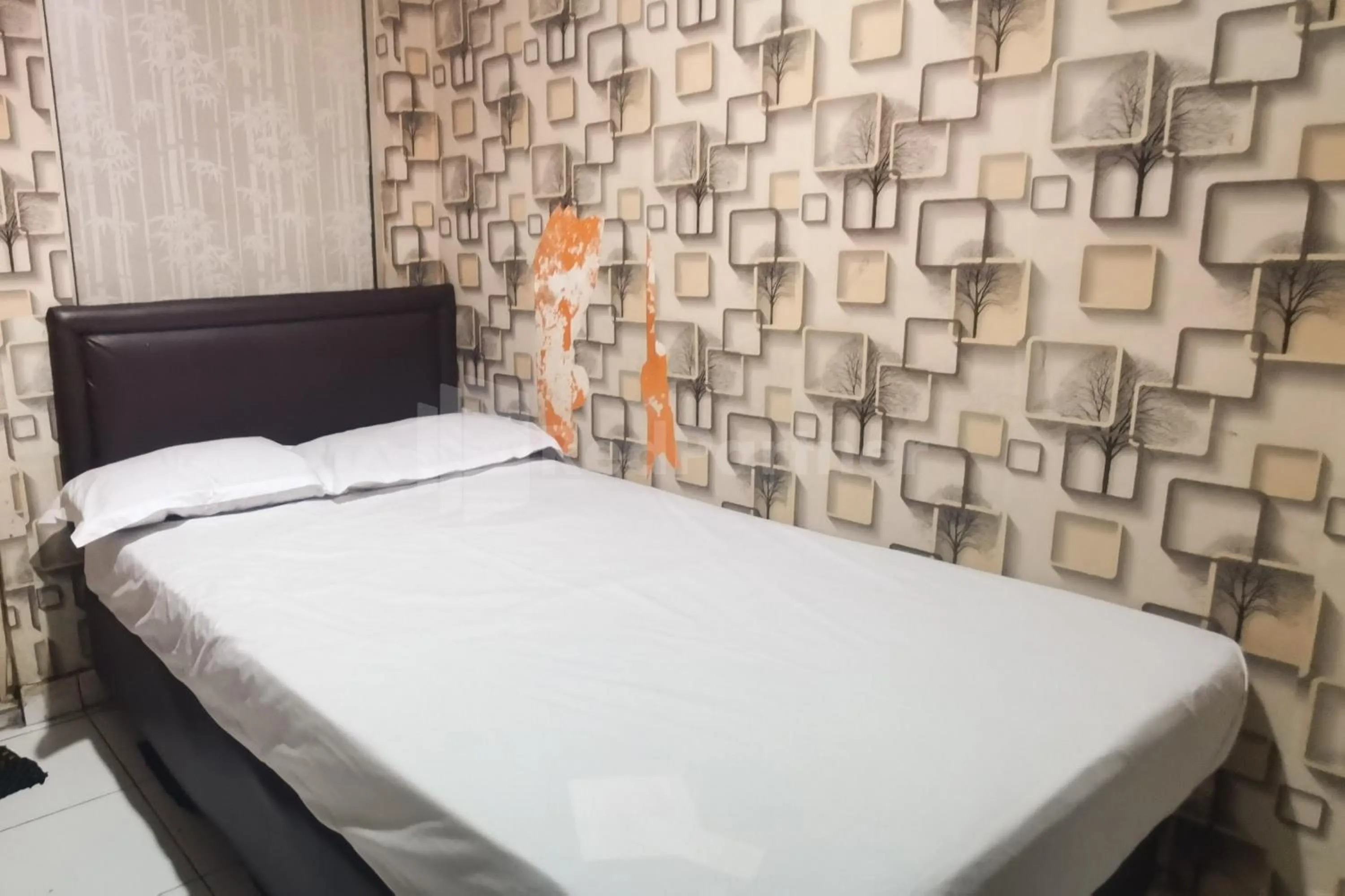 Bed in Tangki Residence 1 RedPartner