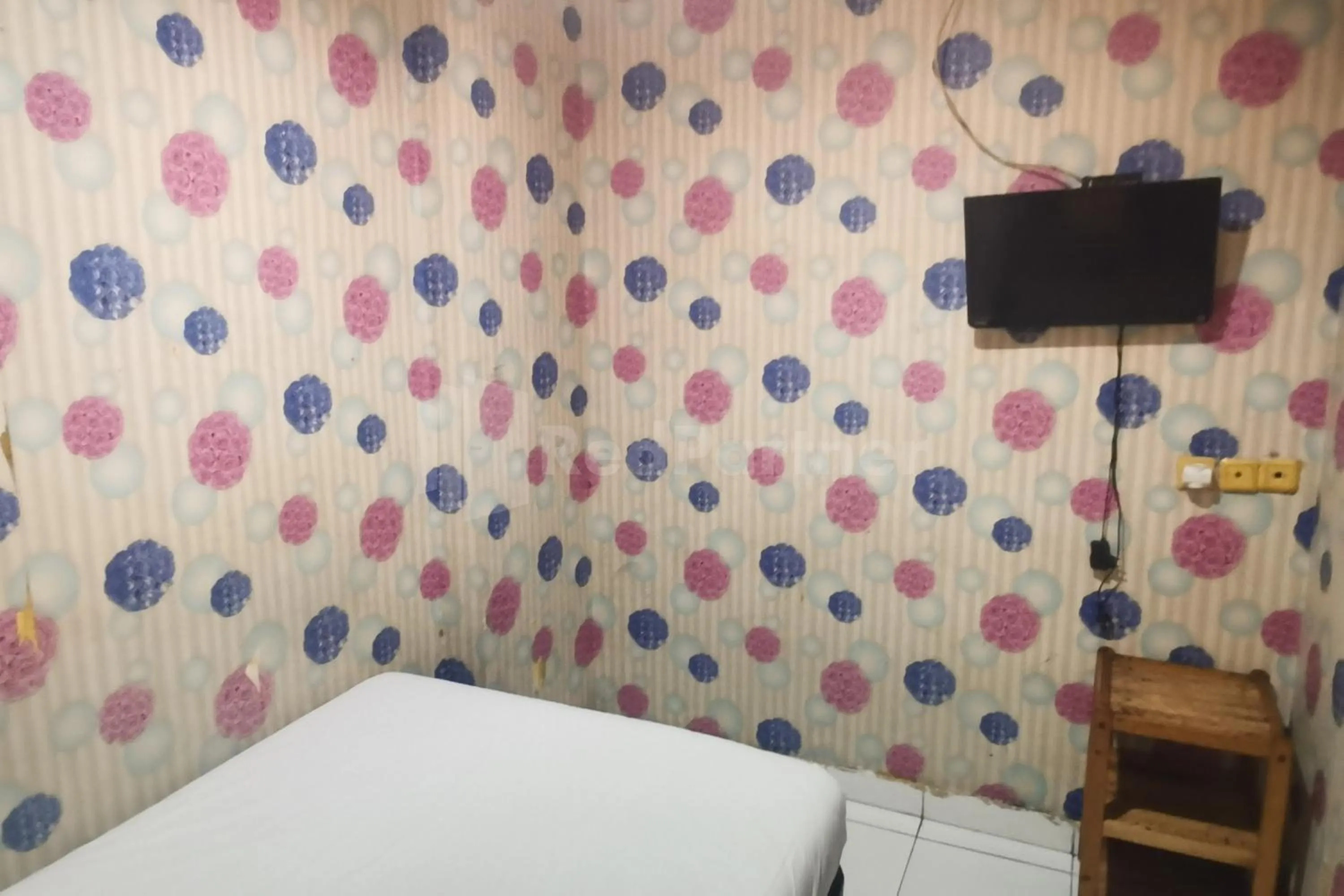 Bed in Tangki Residence 1 RedPartner