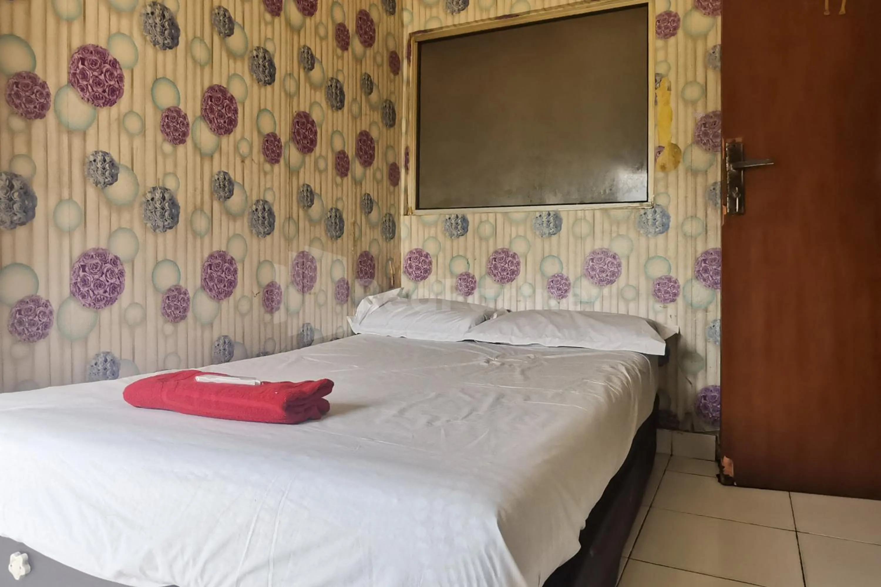 Bed in Tangki Residence 1 RedPartner