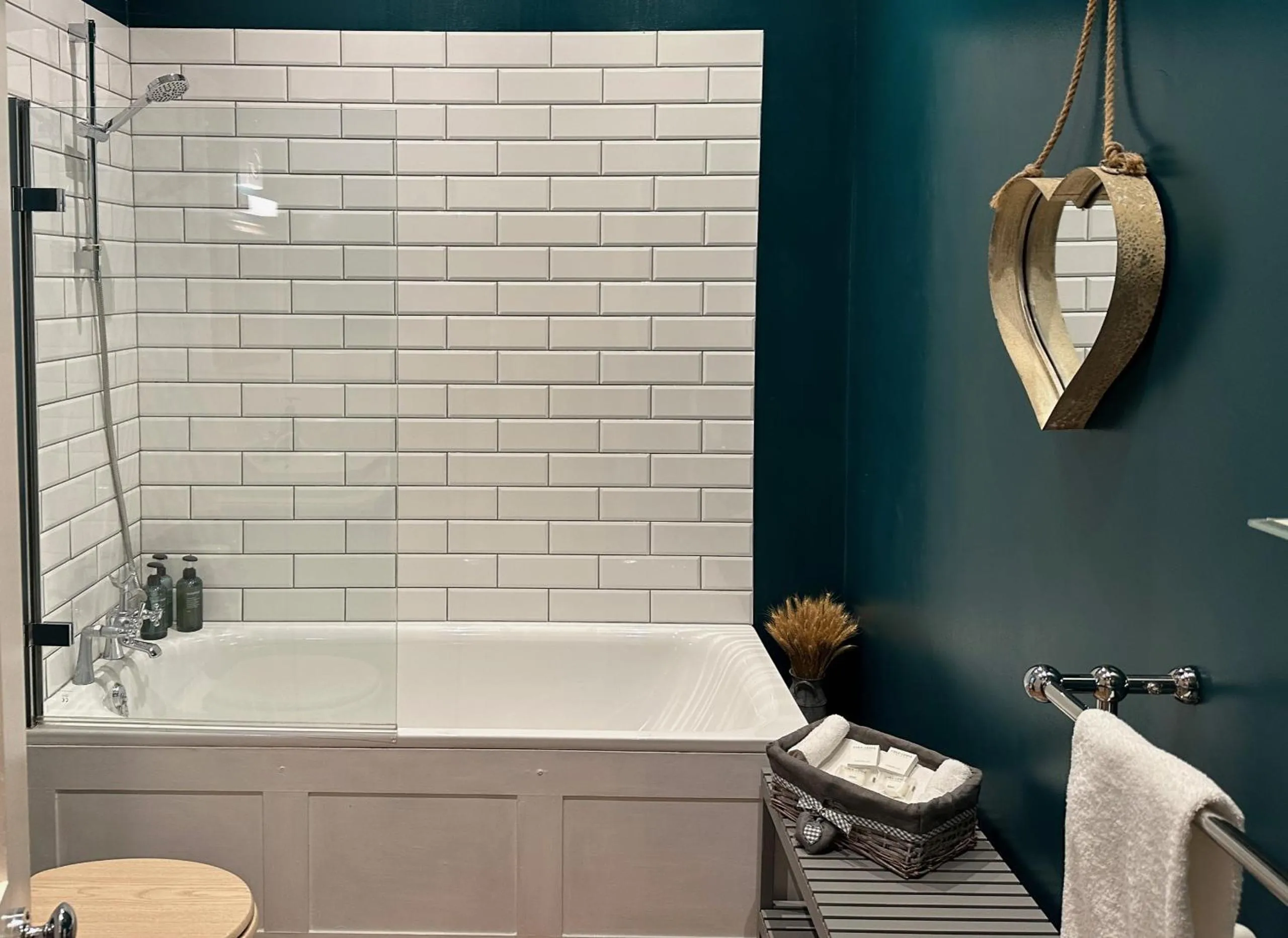 Bathroom in Stonehenge Cottages