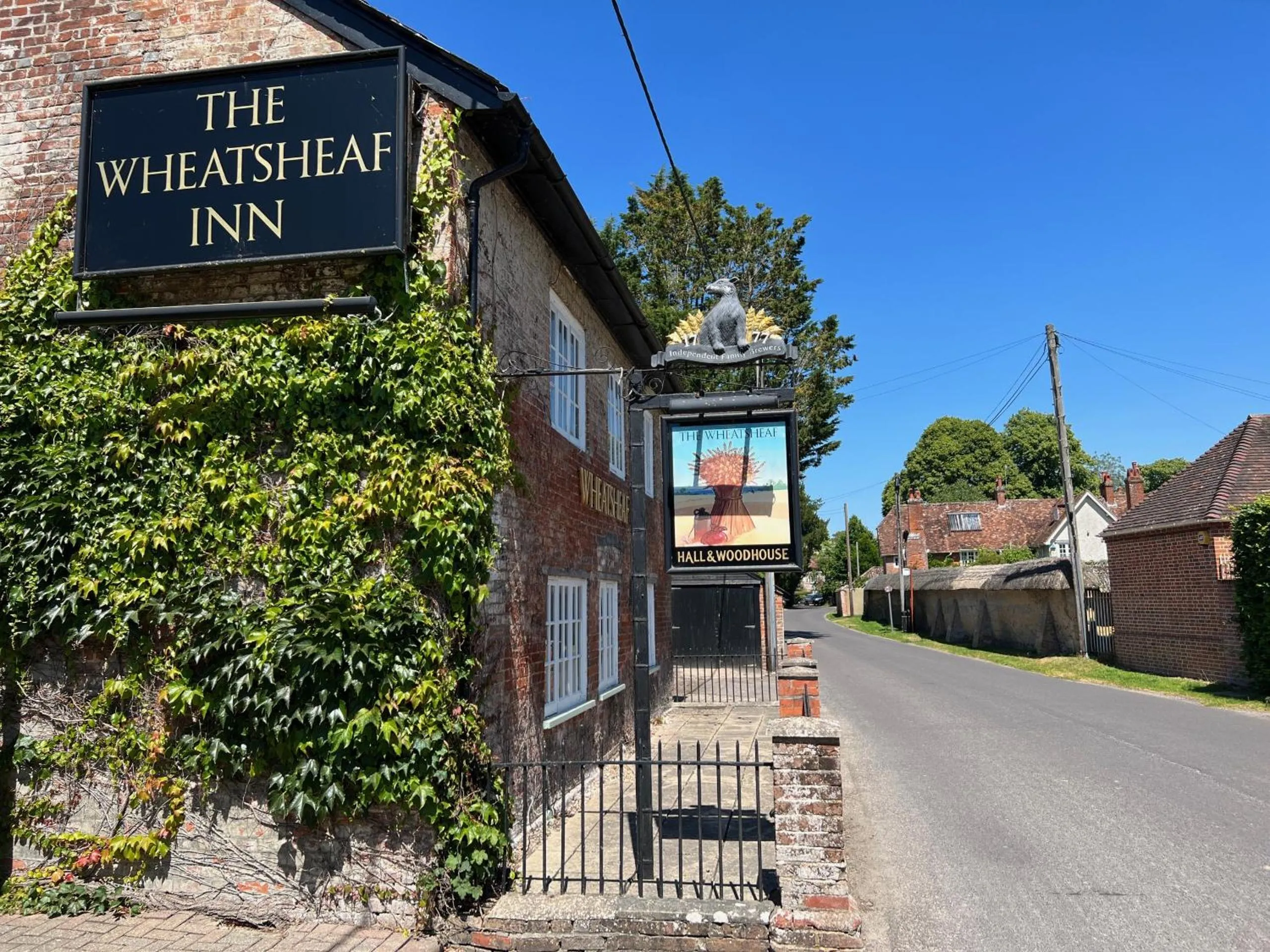Property building in Stonehenge Cottages