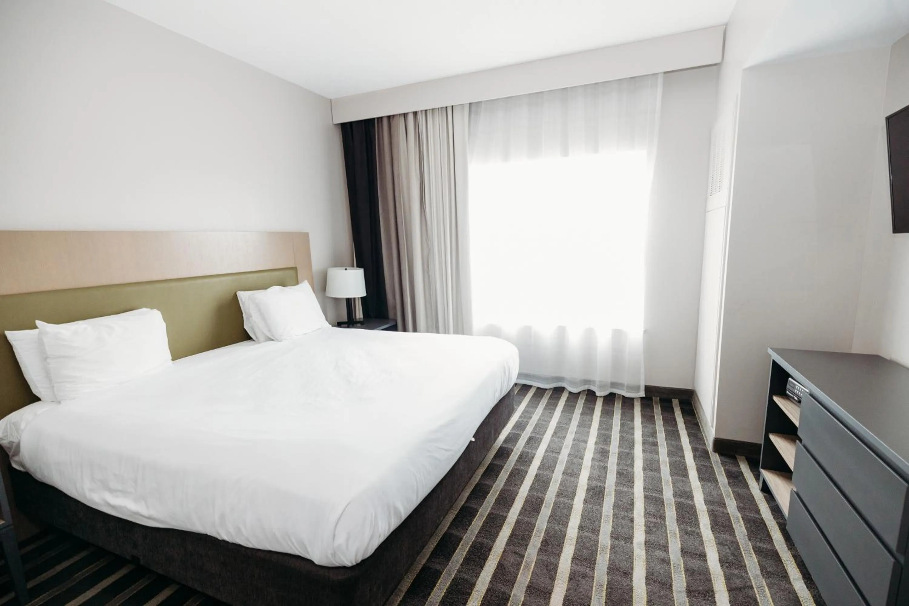 Bedroom, Bed in Parkview Inn & Suites, Lancaster Amish Country, PA