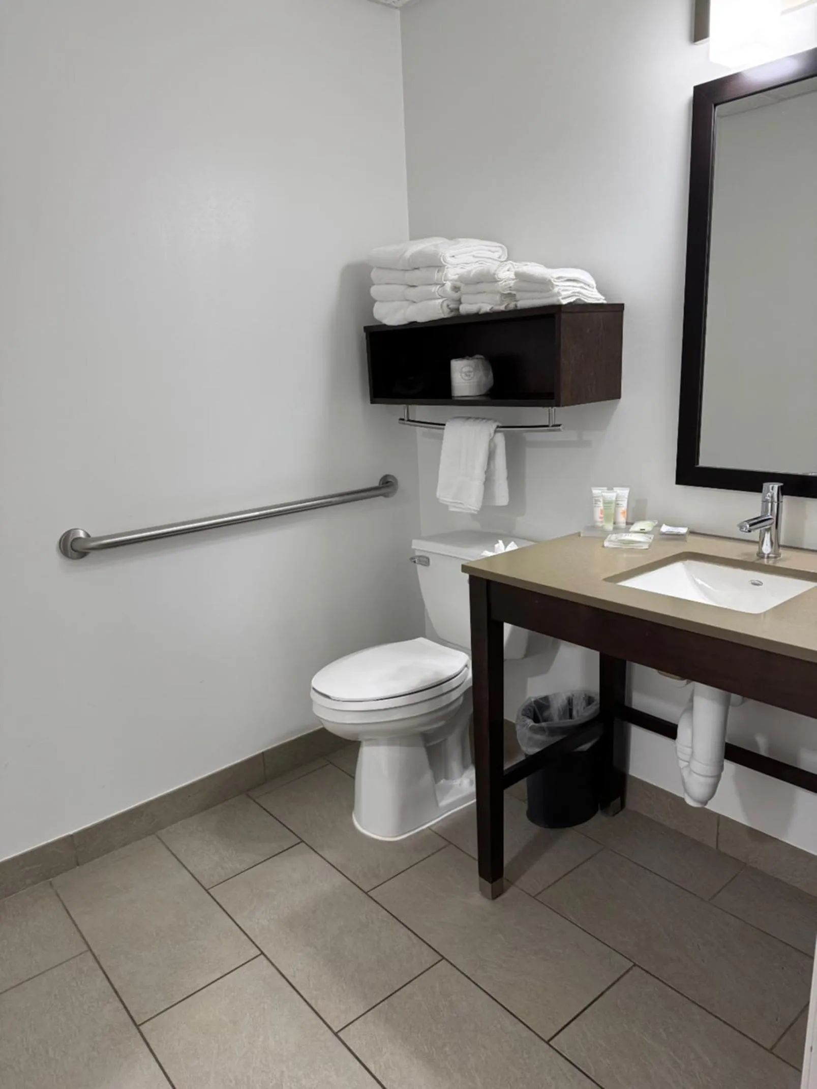 Bathroom in Parkview Inn & Suites, Lancaster Amish Country, PA