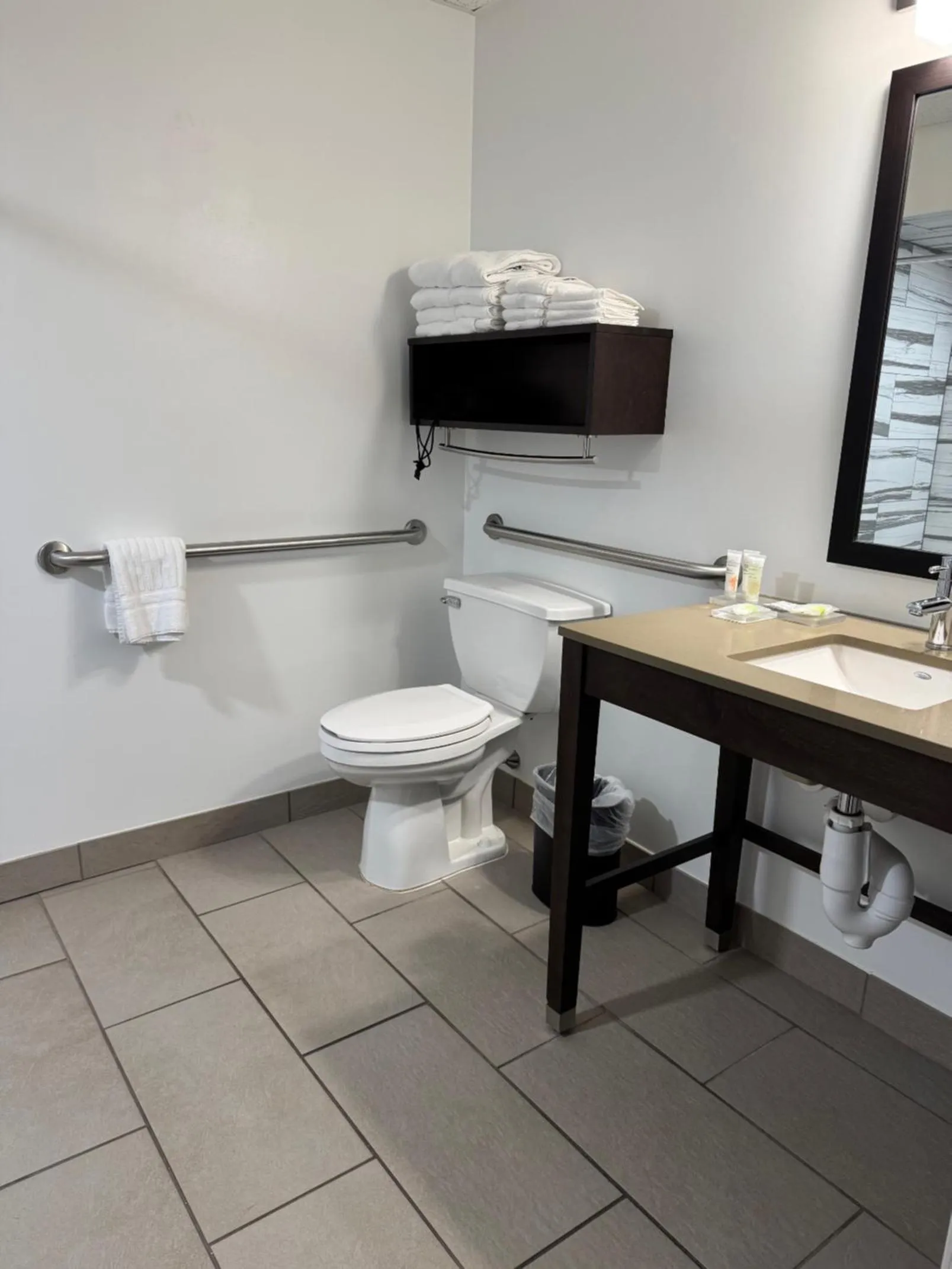 Bathroom in Parkview Inn & Suites, Lancaster Amish Country, PA