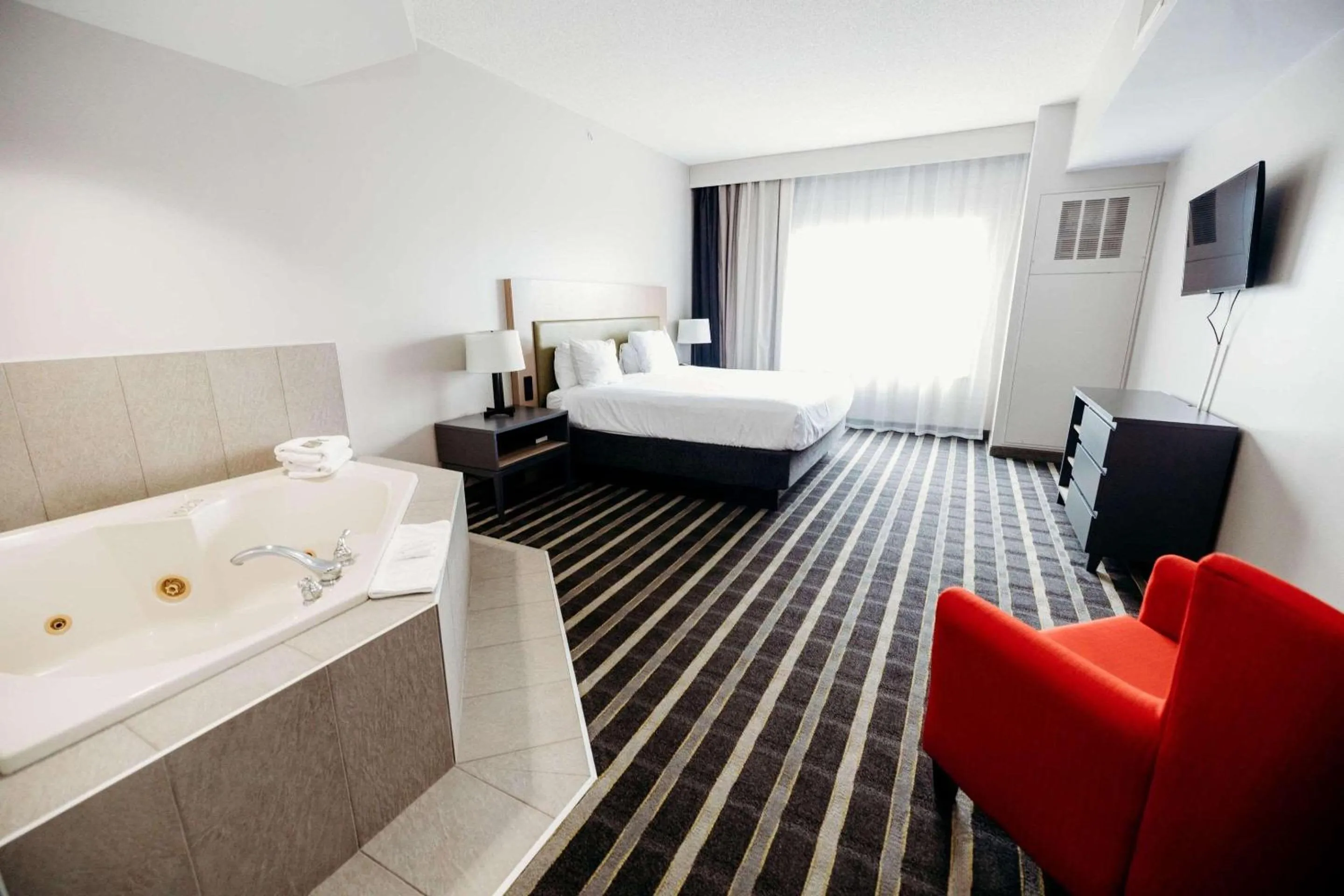 Bedroom, Bed in Parkview Inn & Suites, Lancaster Amish Country, PA