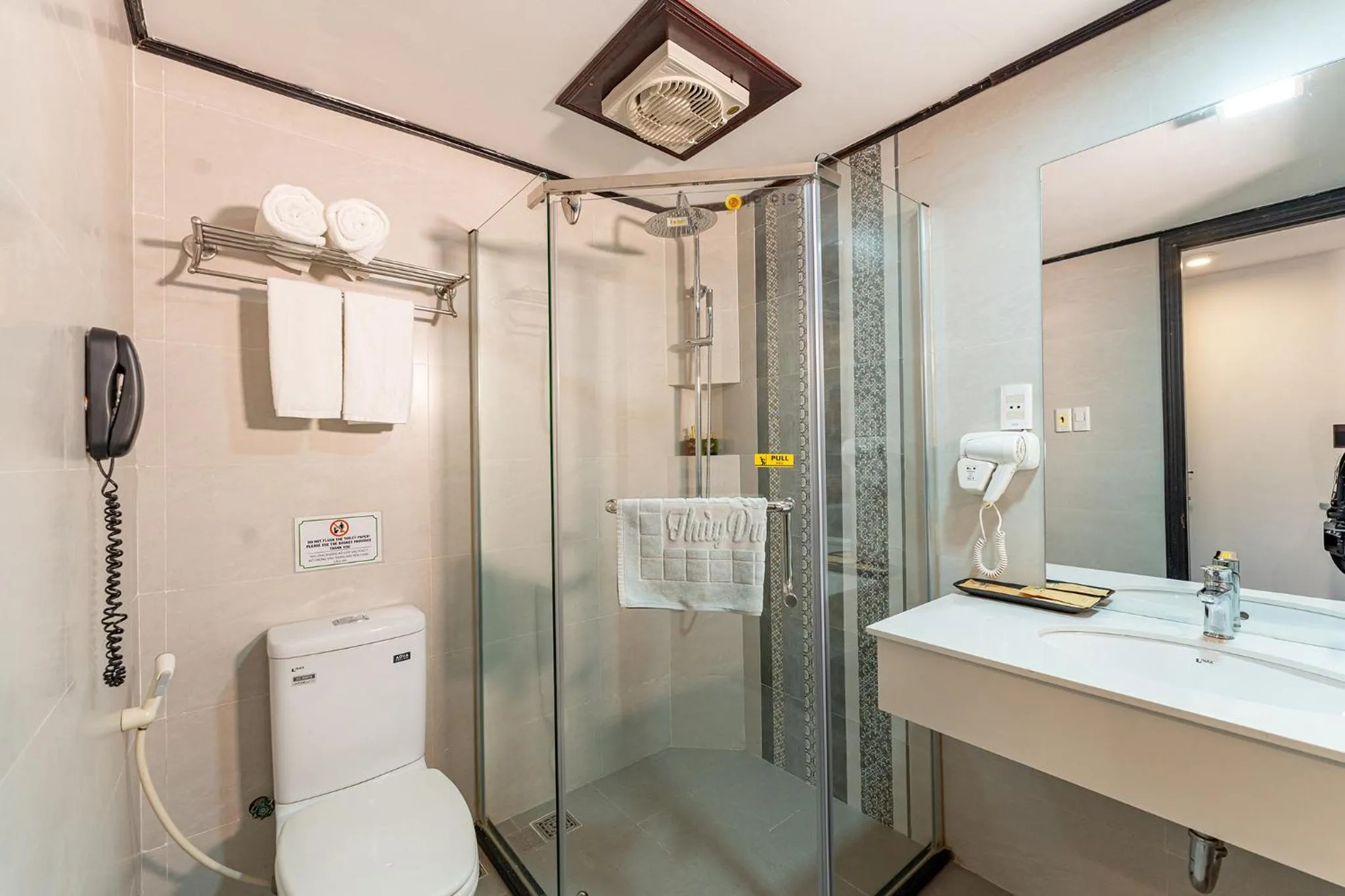 Shower in ANNAM HERITAGE Boutique Hotel & Spa