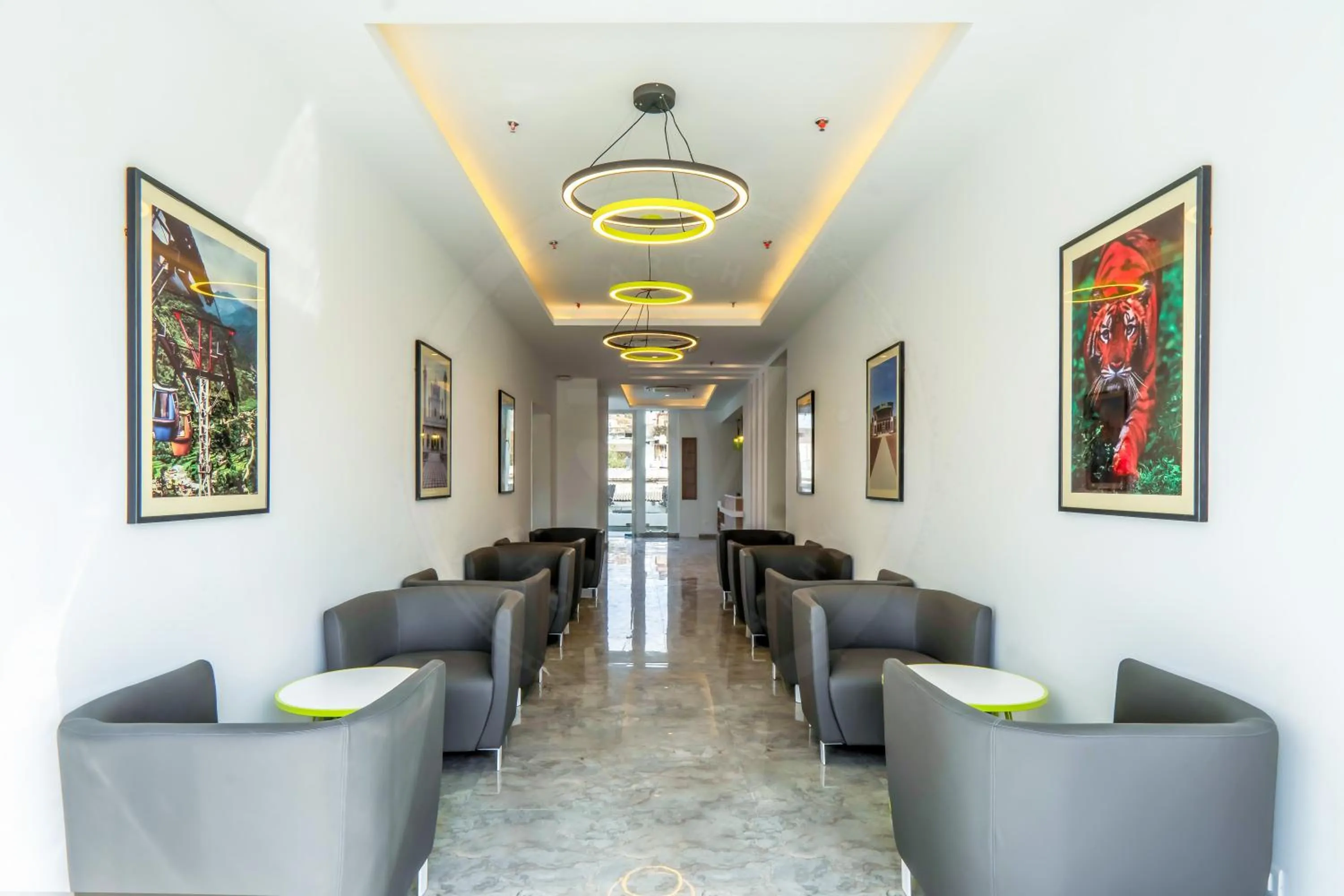 Living room in Le Roi Dehradun at Dehradun Railway Station