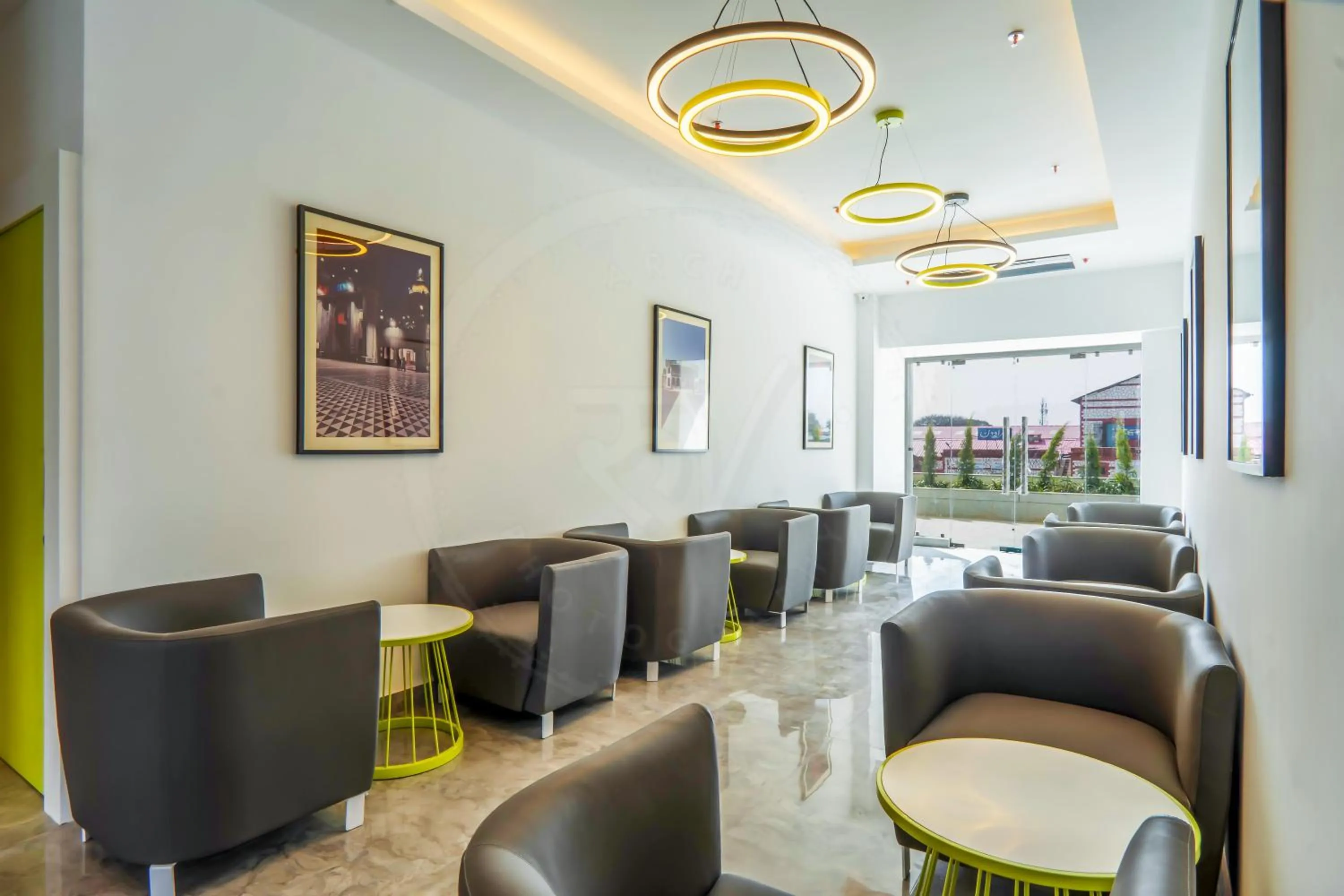 Seating area in Le Roi Dehradun at Dehradun Railway Station