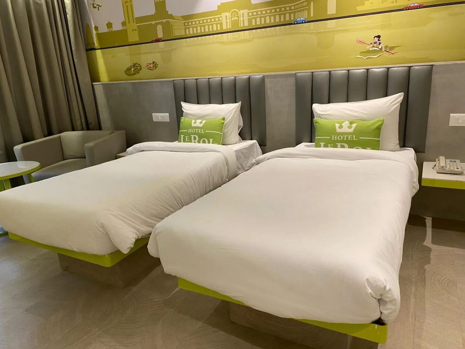 Bedroom, Bed in Le Roi Dehradun at Dehradun Railway Station