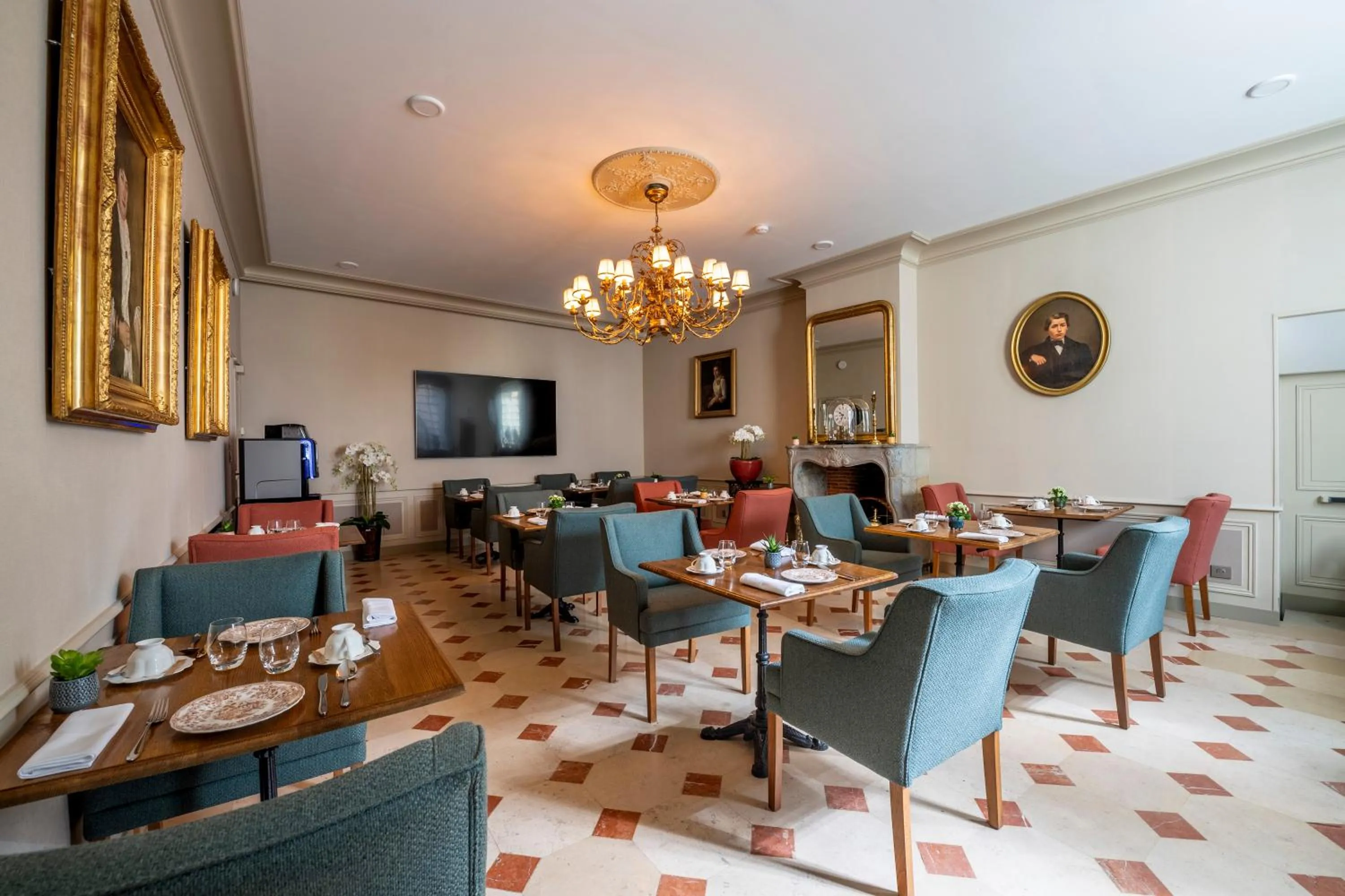 Breakfast in Hôtel de la Poste à Avallon, Bourgogne