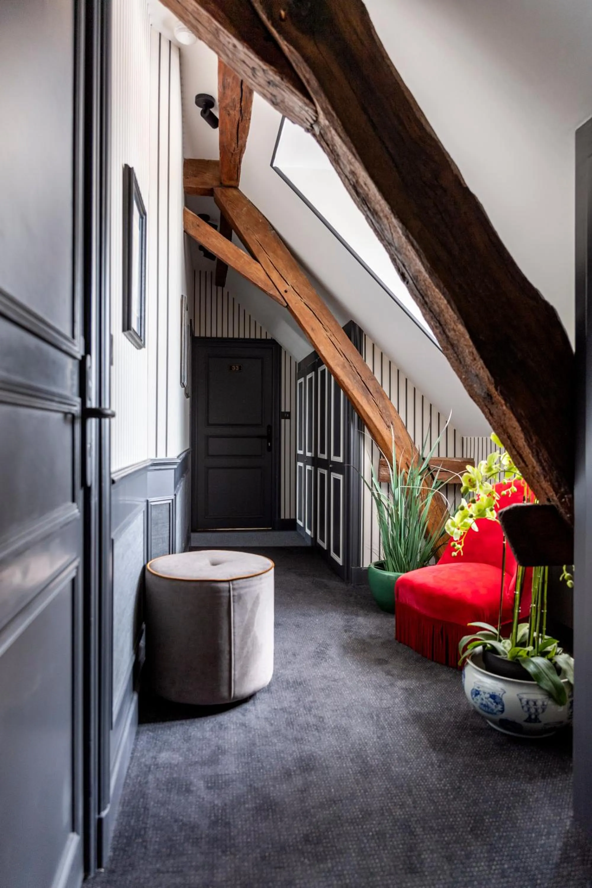 Decorative detail in Hôtel de la Poste à Avallon, Bourgogne