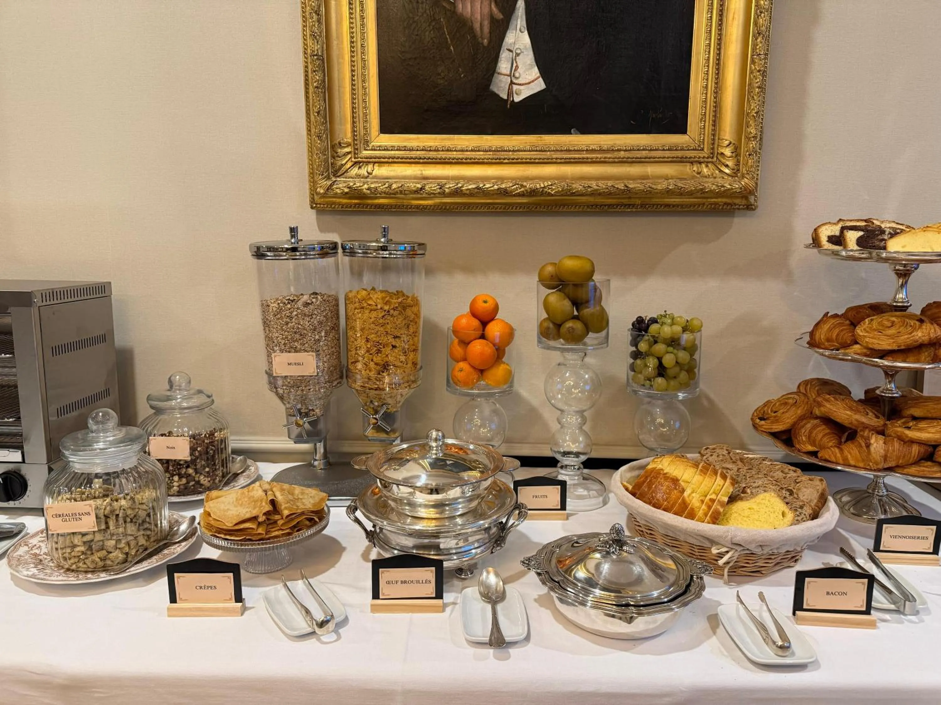 Breakfast in Hôtel de la Poste à Avallon, Bourgogne
