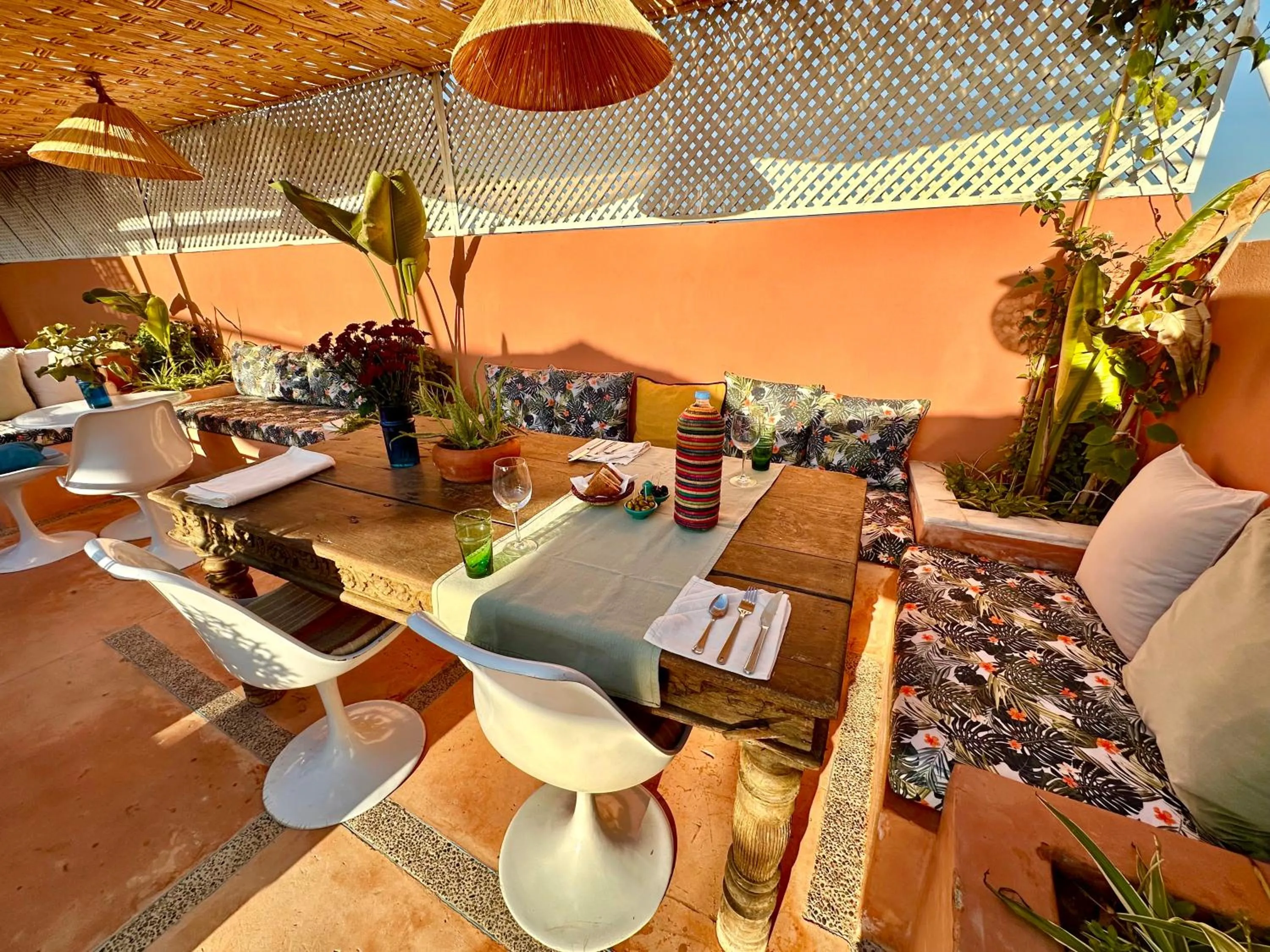 Restaurant/places to eat in Riad 11 Zitoune