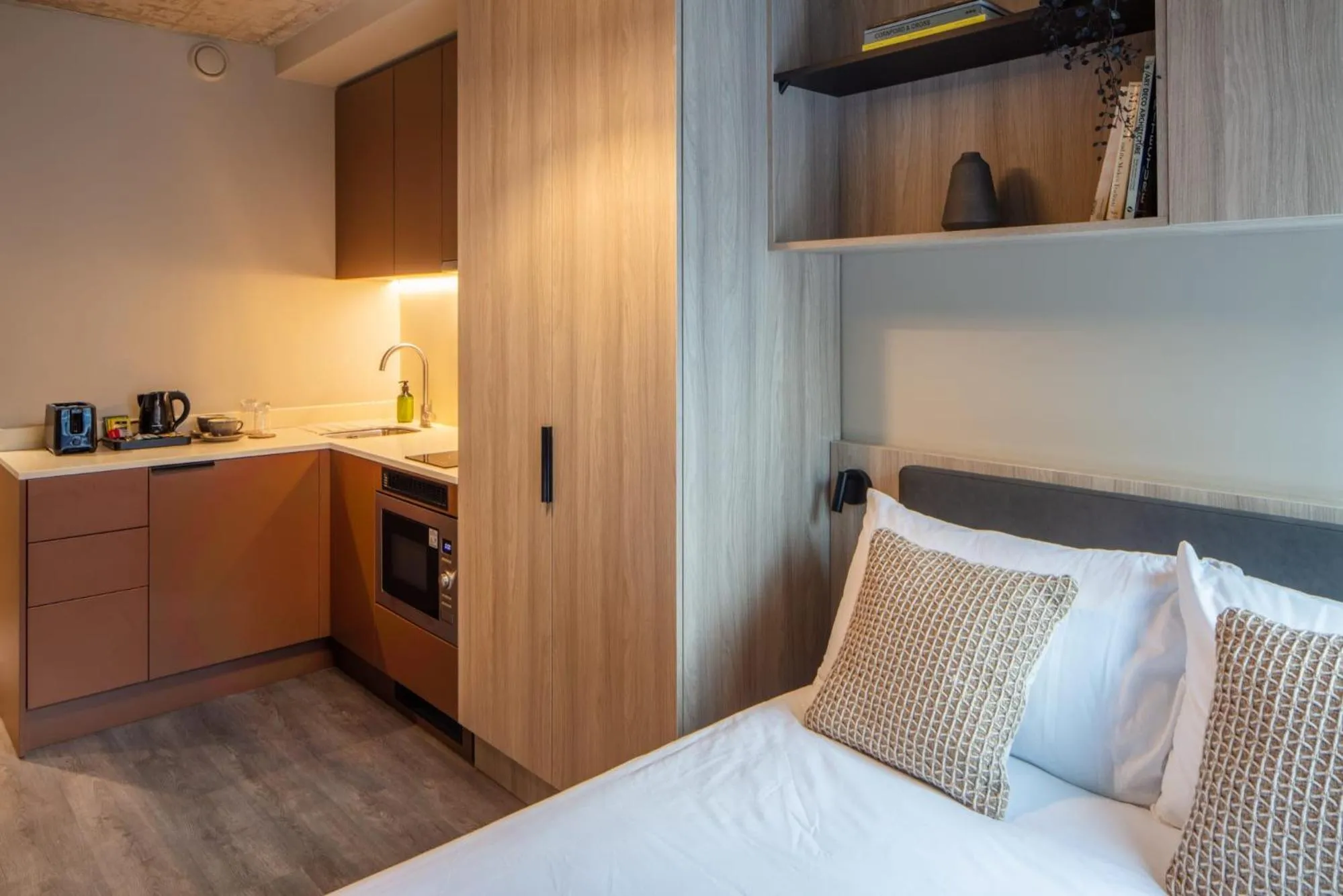 Photo of the whole room, Bed in Florence Dock - London