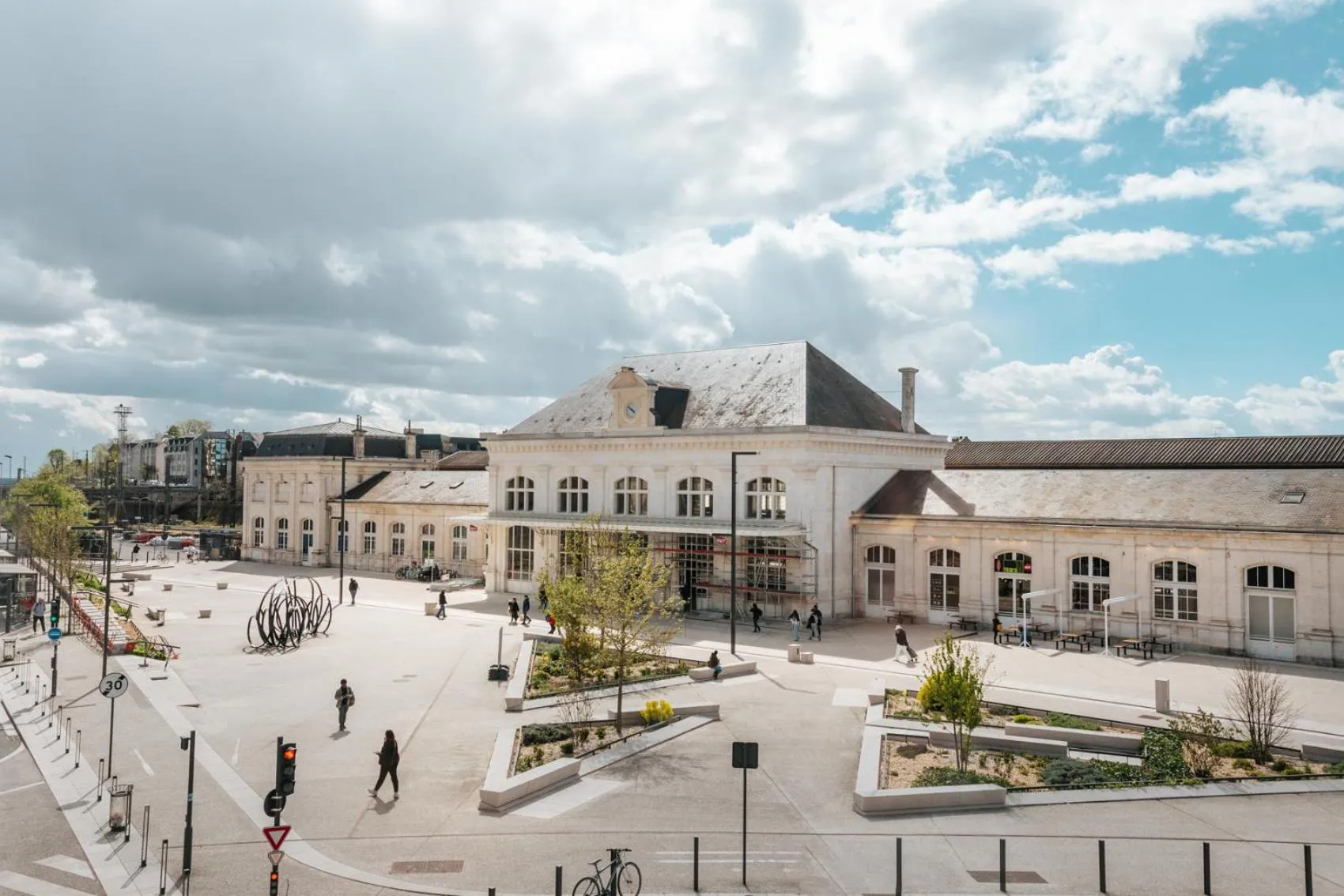 Neighbourhood in Beelodge Hotel Blois Centre