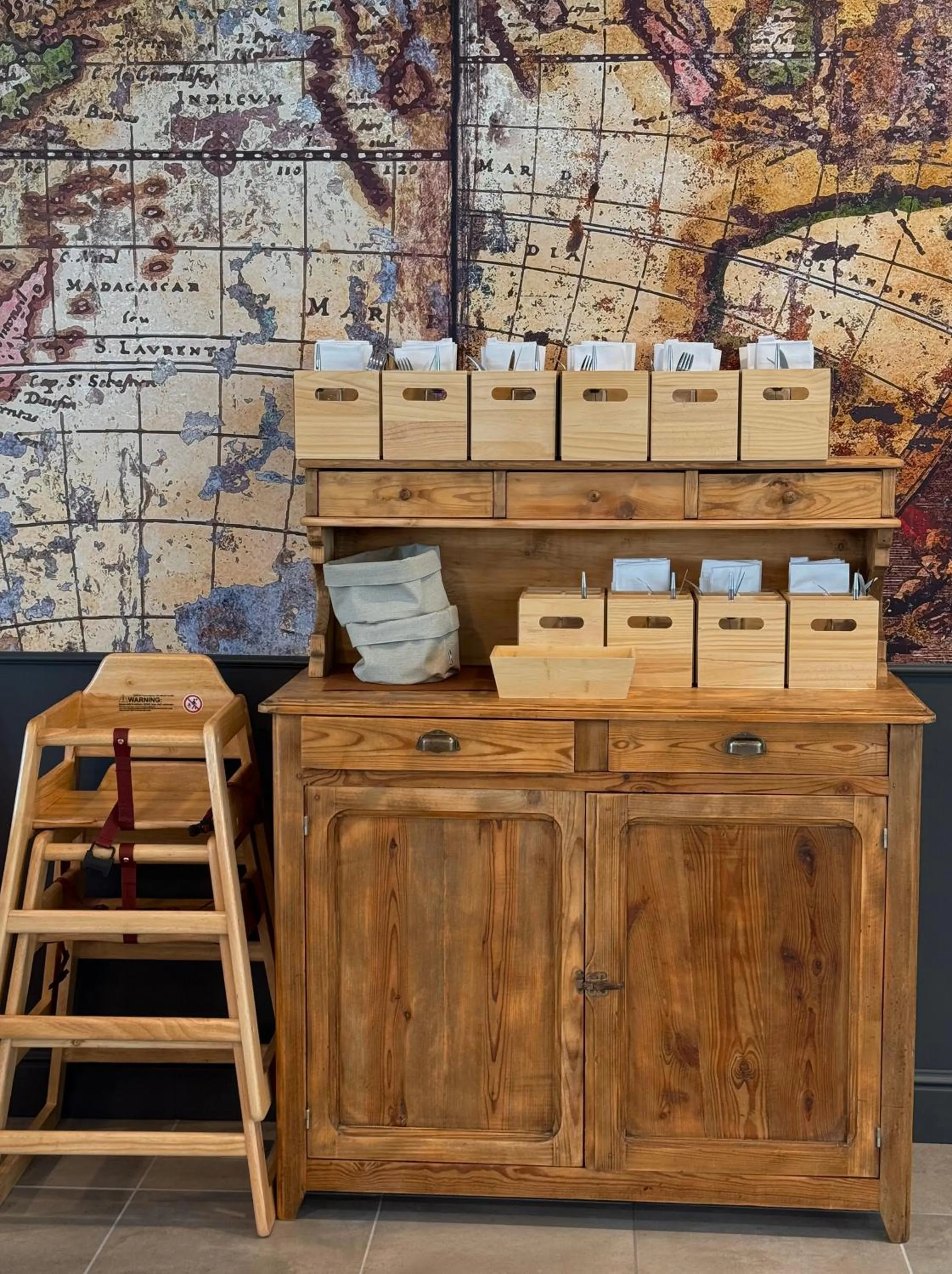 Restaurant/places to eat in Beelodge Hotel Blois Centre