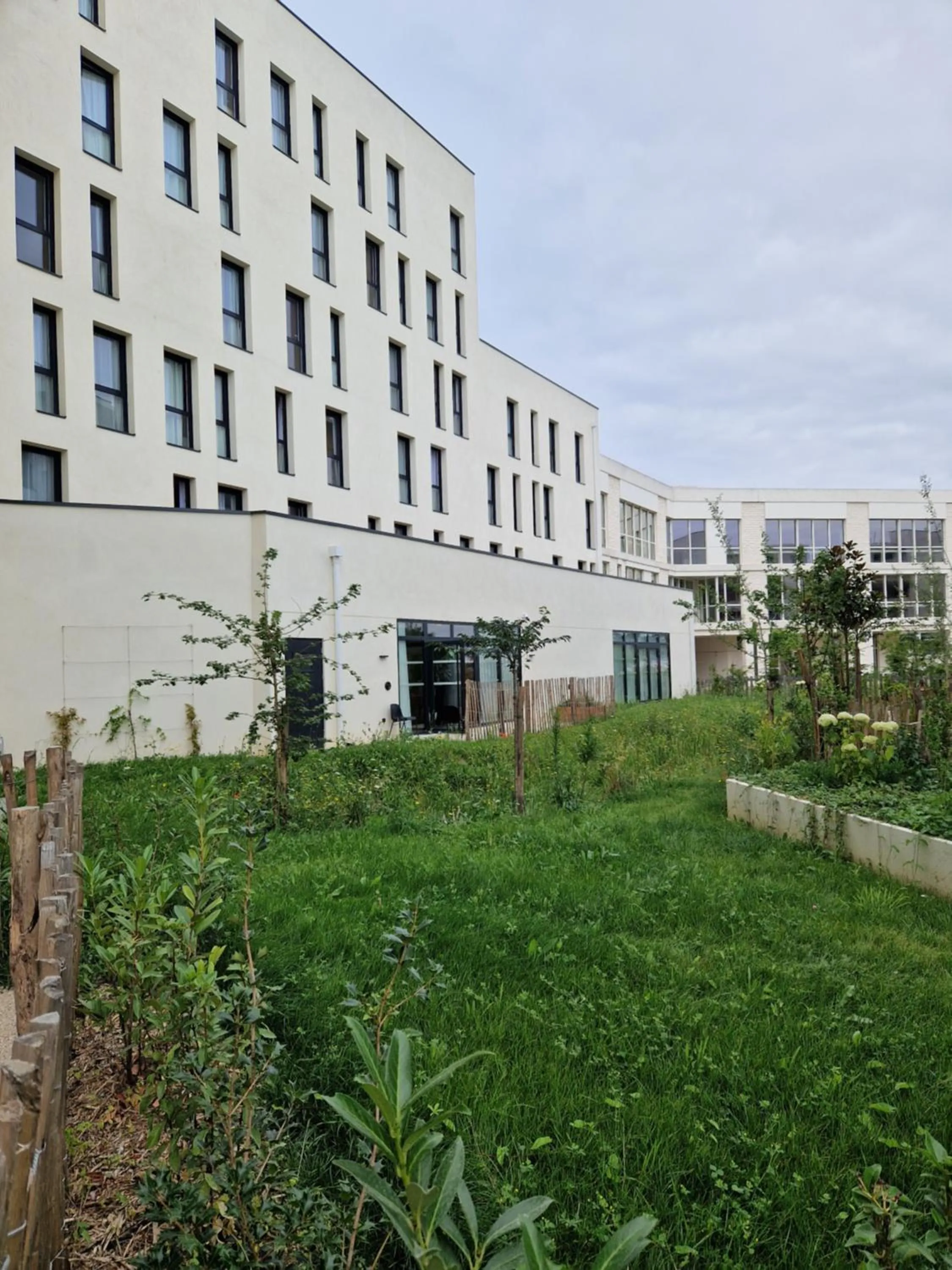 Garden in Beelodge Hotel Blois Centre