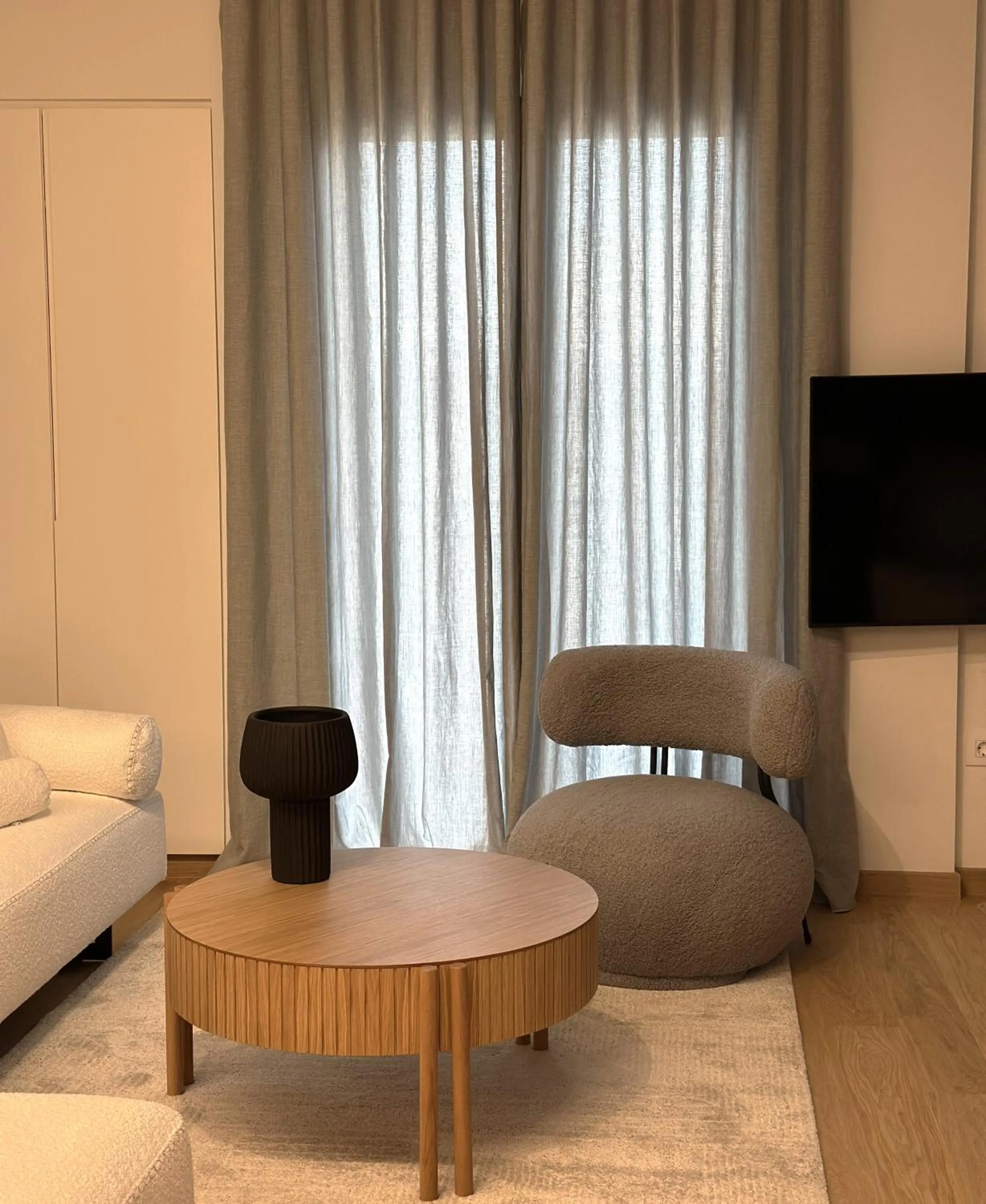 TV and multimedia in AIONION RESIDENCES by K&K