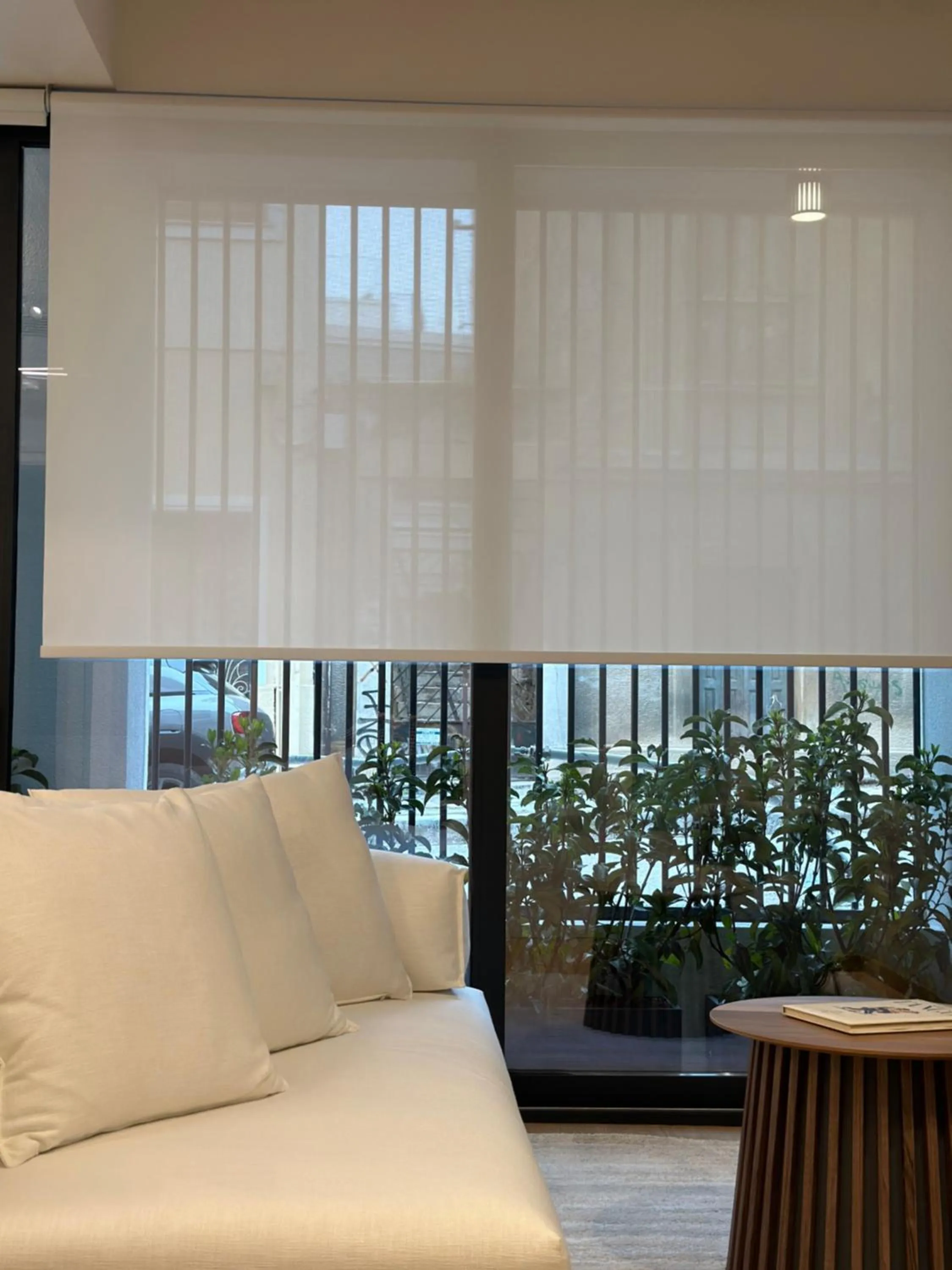 Living room in AIONION RESIDENCES by K&K