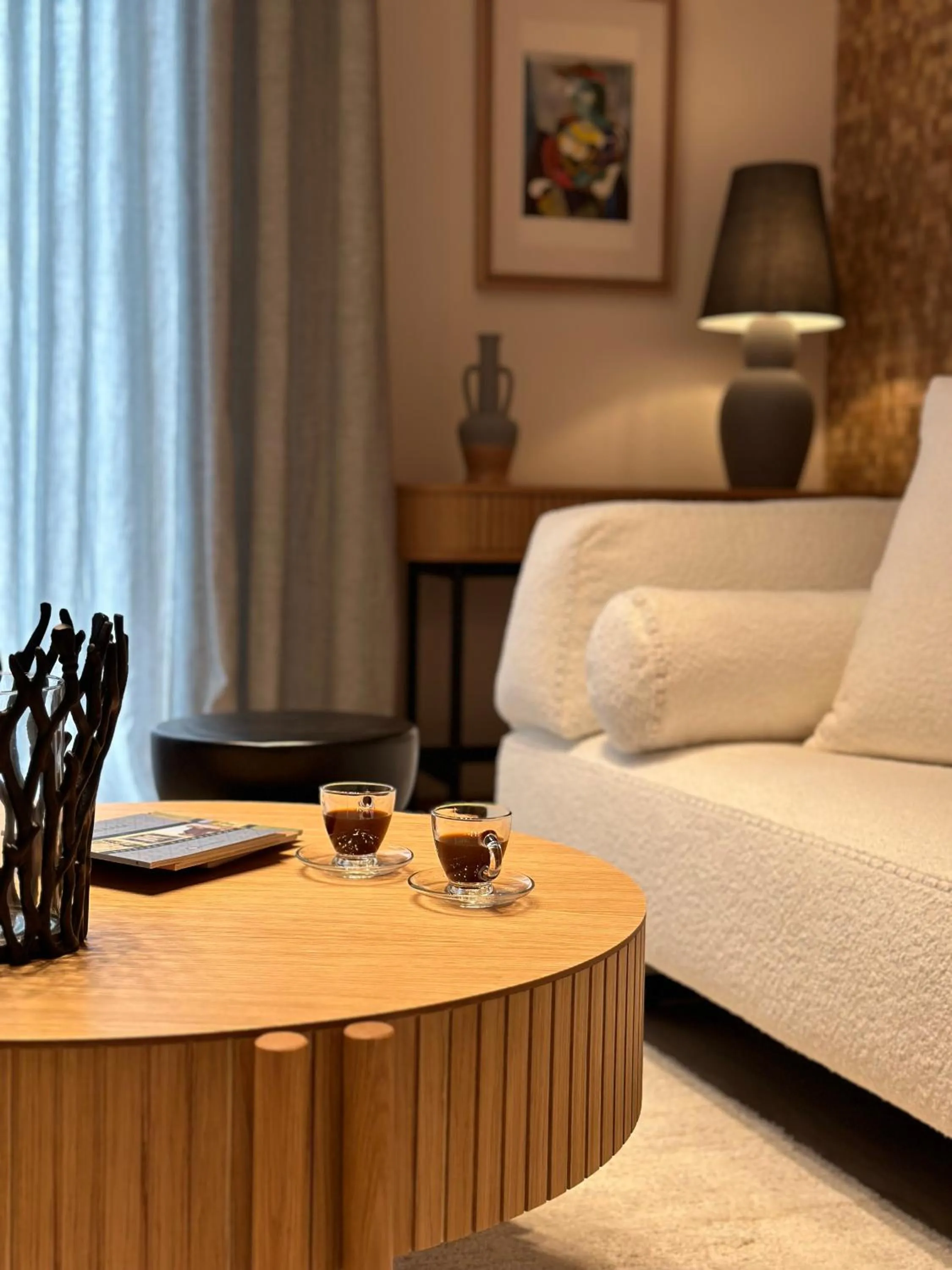 Living room in AIONION RESIDENCES by K&K